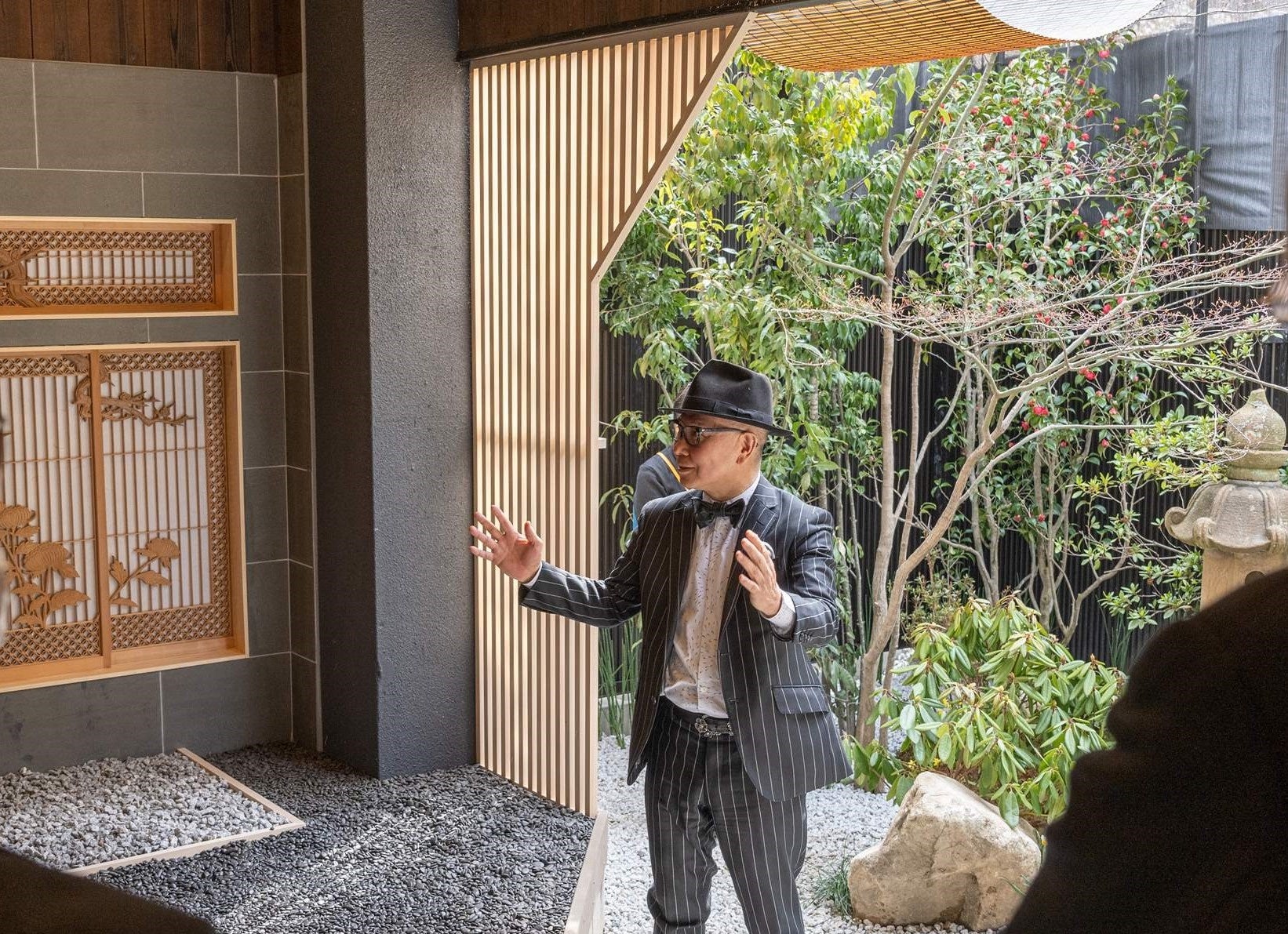 庭園デザイナー　石原和幸氏（内覧会にて）