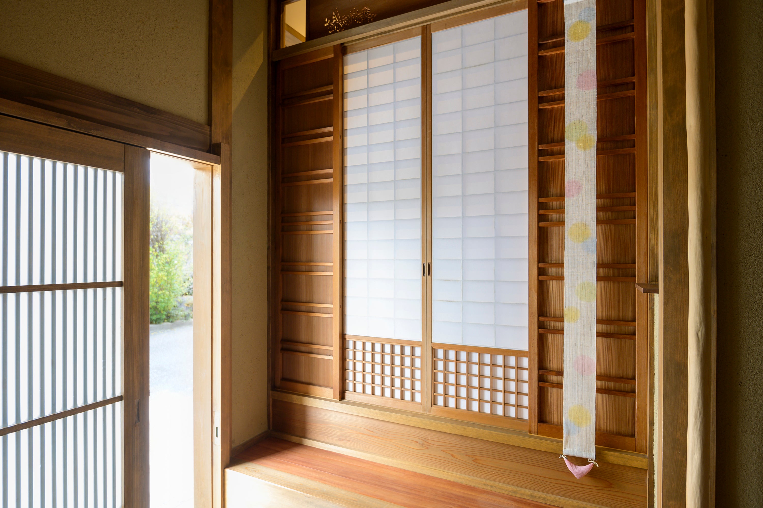 細タペ 掛け香「虹の雫」