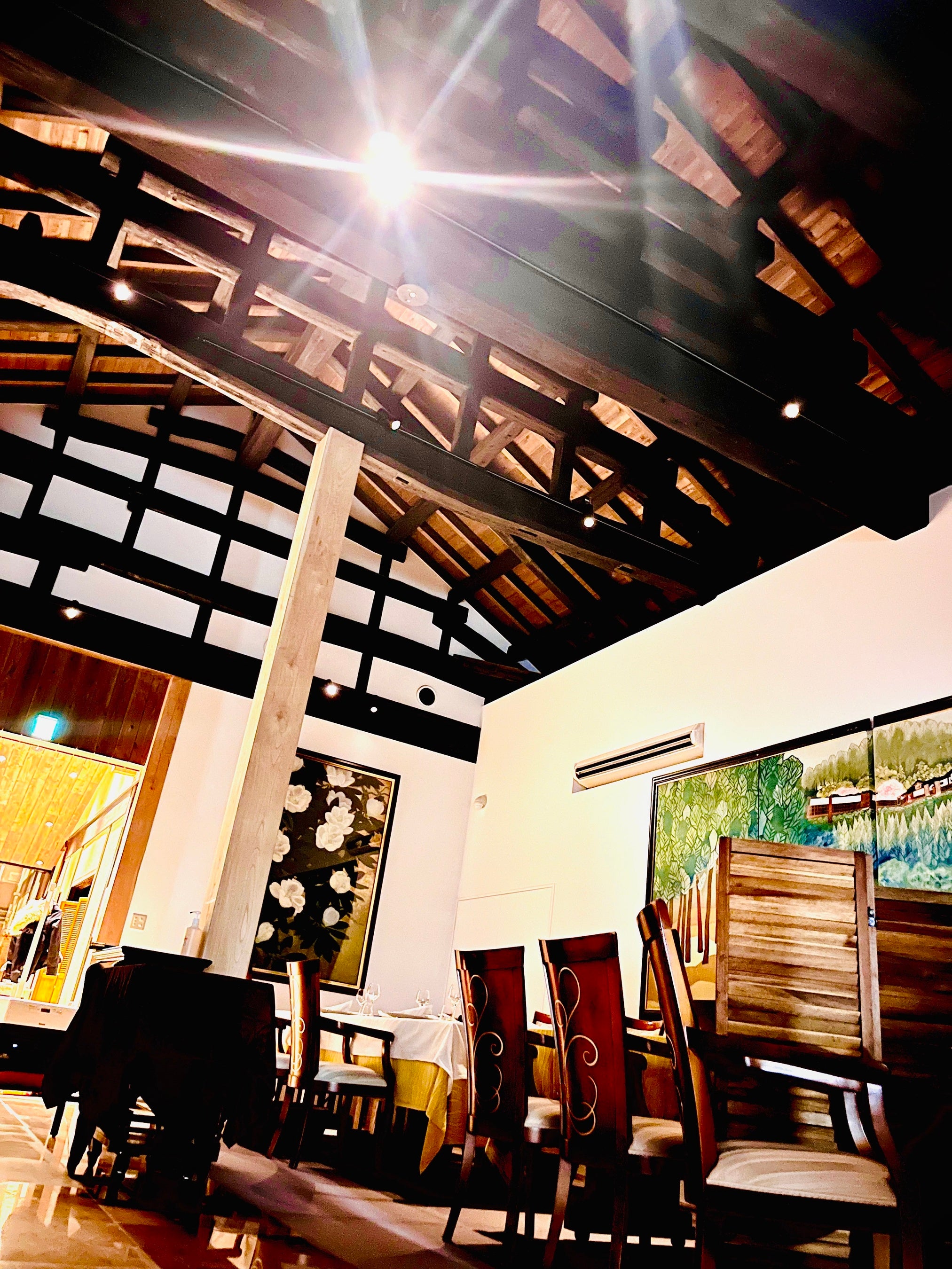 2005年まで実際に稼働していた酒蔵をリノベーション