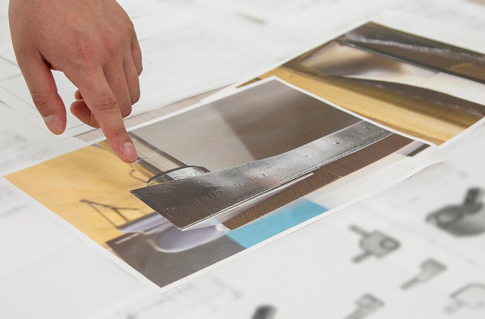 新商品開発には3Dプリンターや石膏を用い、試作と検証を繰り返した。