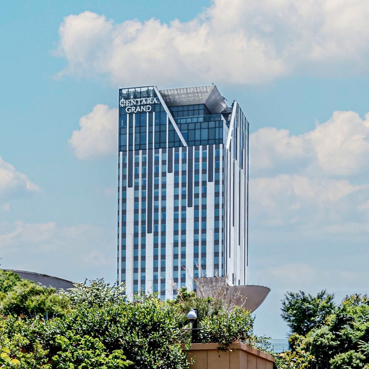 2023年7月に開業し、大阪・難波の新たなランドマークとなった