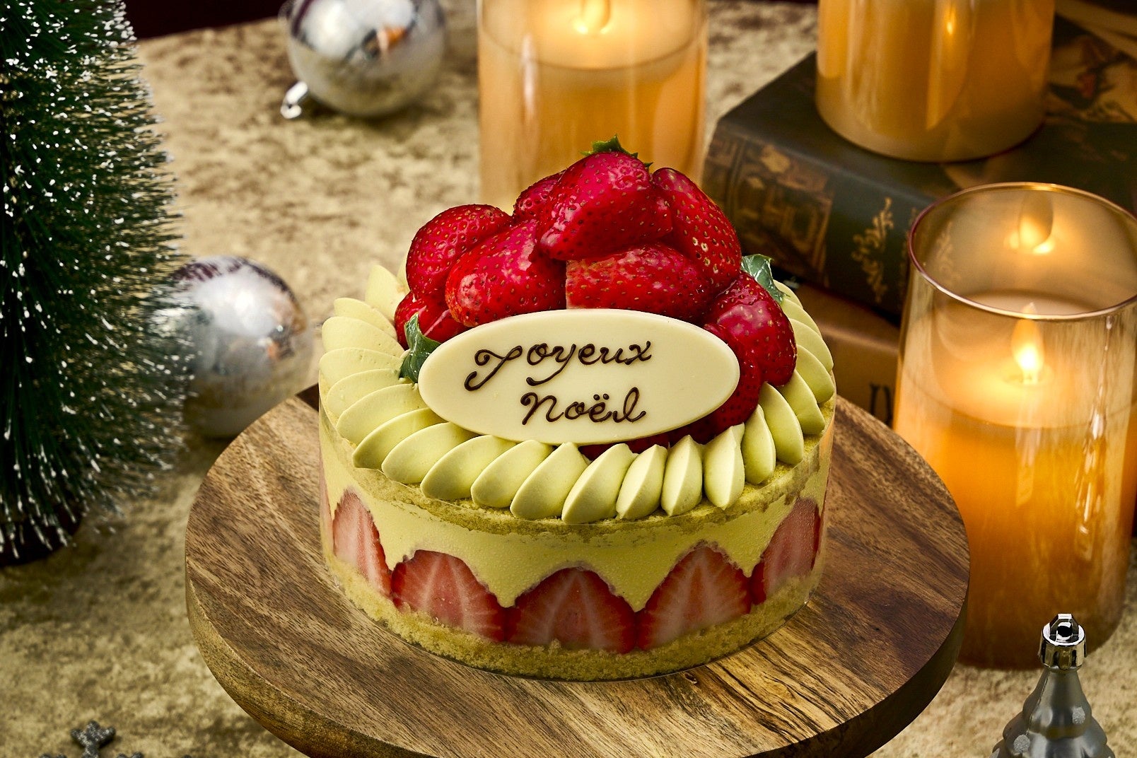 いちご　1204040 クリスマス限定SALE ピスタチオ X いちご“クリスマスケーキ2025の予約受付を開始