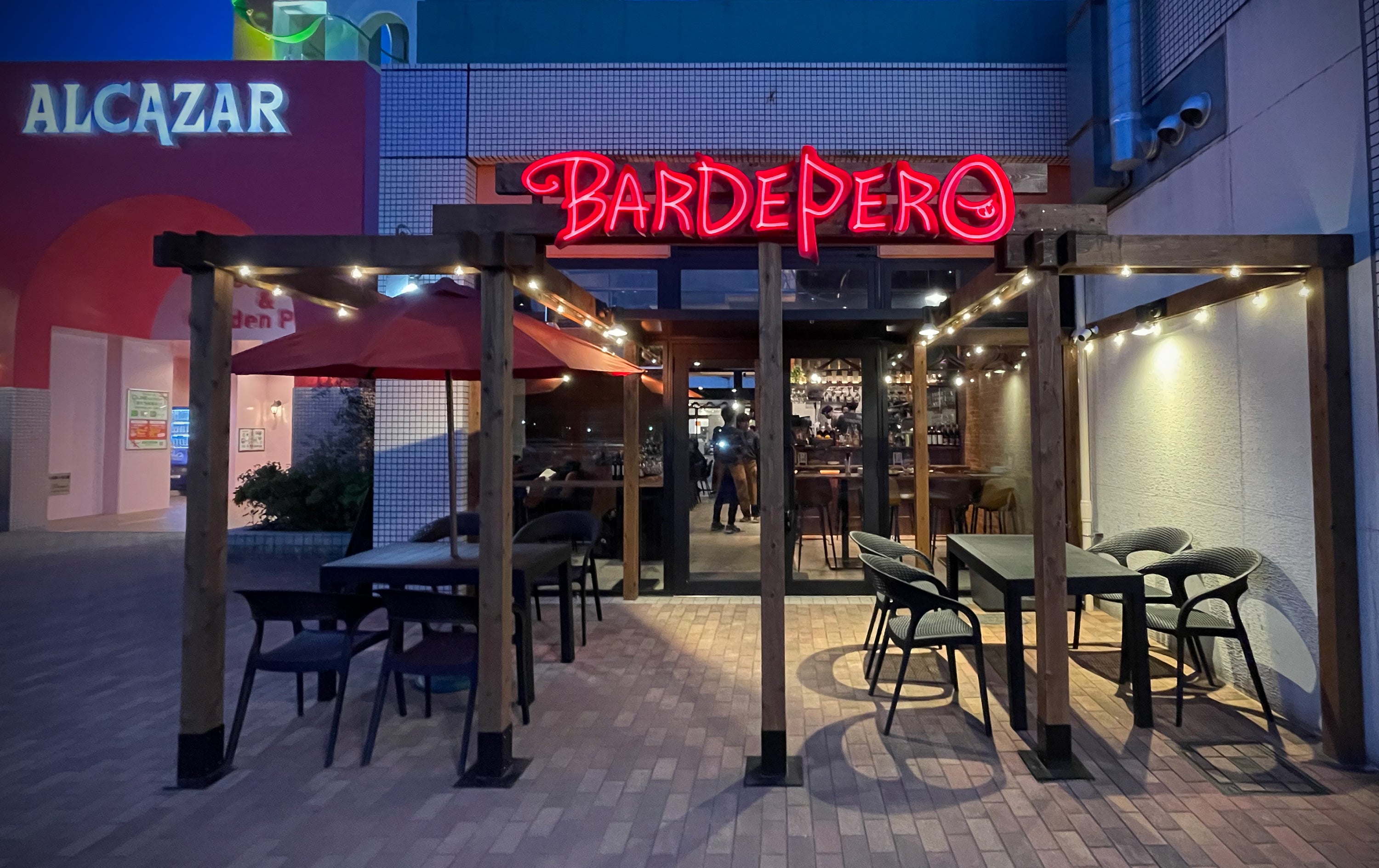 テラス　テーブル8席