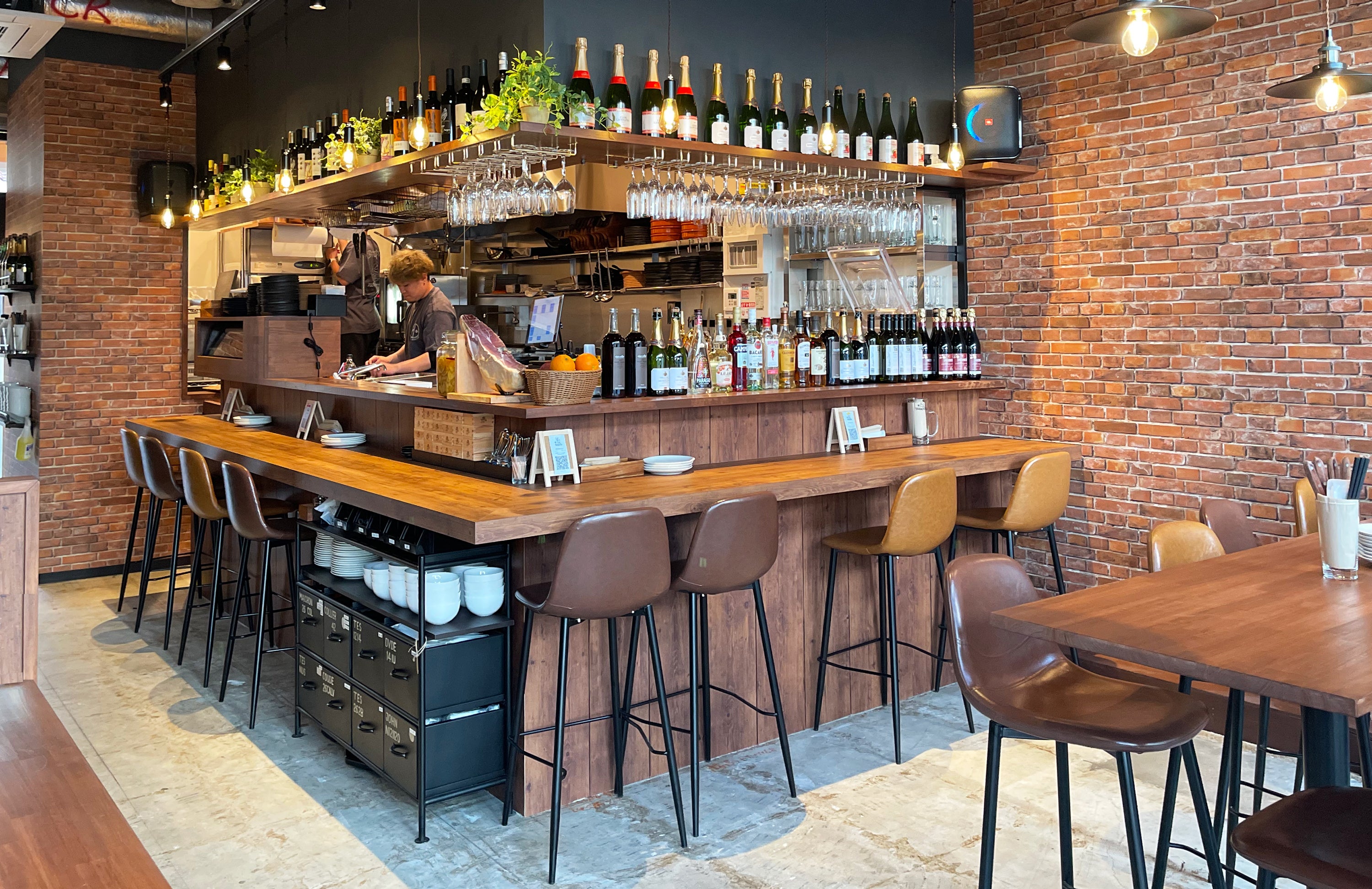 カウンター 12席