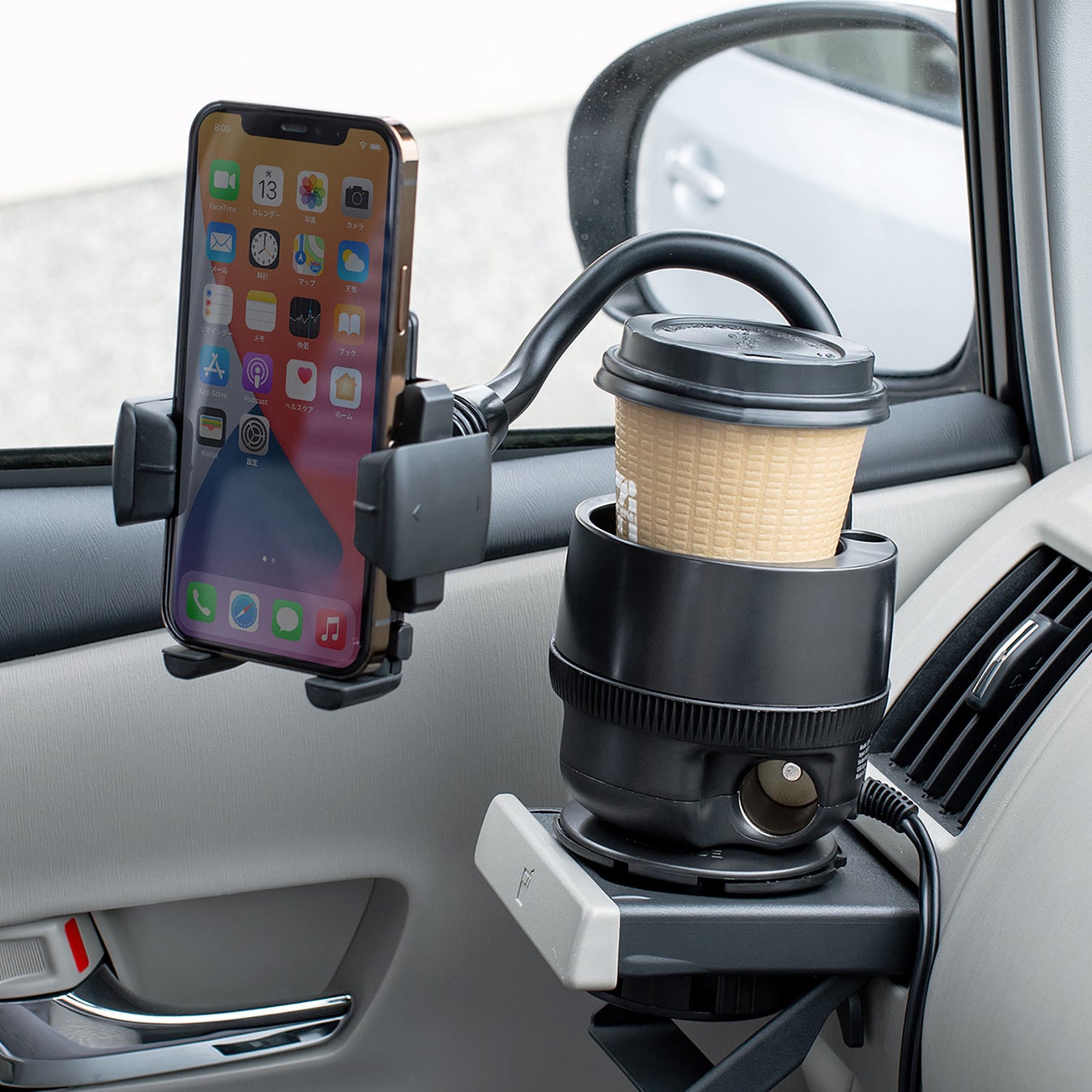 スマホと飲み物を置けて 充電 給電も行えるスマホ車載ホルダーを12月24日発売 サンワサプライ株式会社のプレスリリース スマホと飲み物を置けて 充電 給電も行えるスマホ車載ホルダーを12月24日発売 サンワサプライ株式会社のプレスリリース