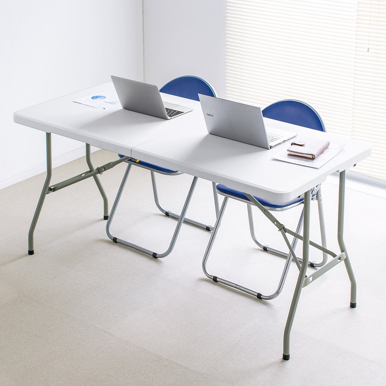 持ち運びしやすい取っ手付きの折りたたみテーブルを5月18日発売 サンワサプライ株式会社のプレスリリース 持ち運びしやすい取っ手付きの折りたたみテーブルを5月18日発売 サンワサプライ株式会社のプレスリリース