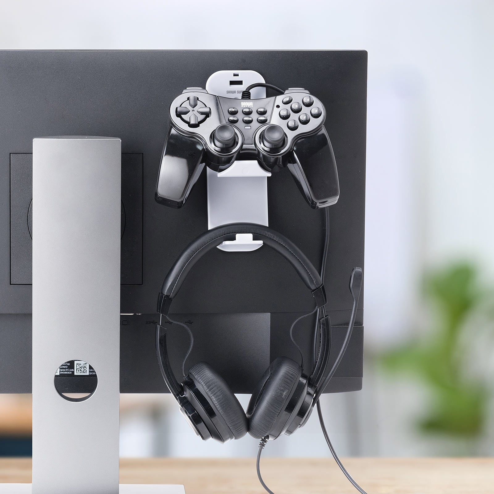 PS5側面にゲームパッドとヘッドセットを収納できるゲームパッド