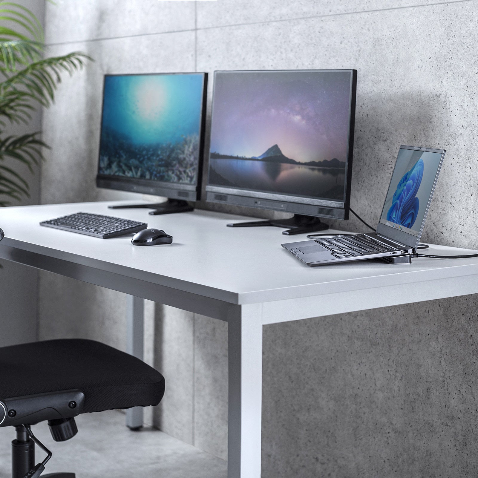 最大3台のディスプレイへの映像出力に対応する、ノートパソコン