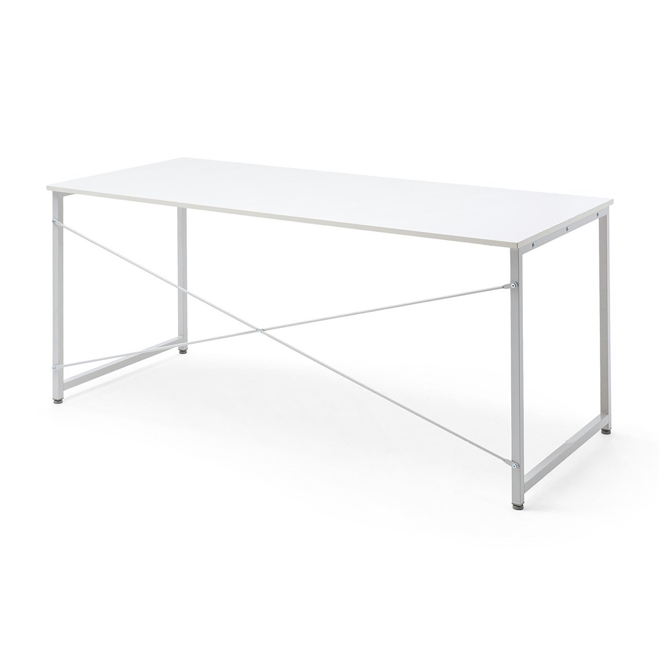 自宅もオフィスも快適に！デスク上を広々使える160×70cm天板のシンプル