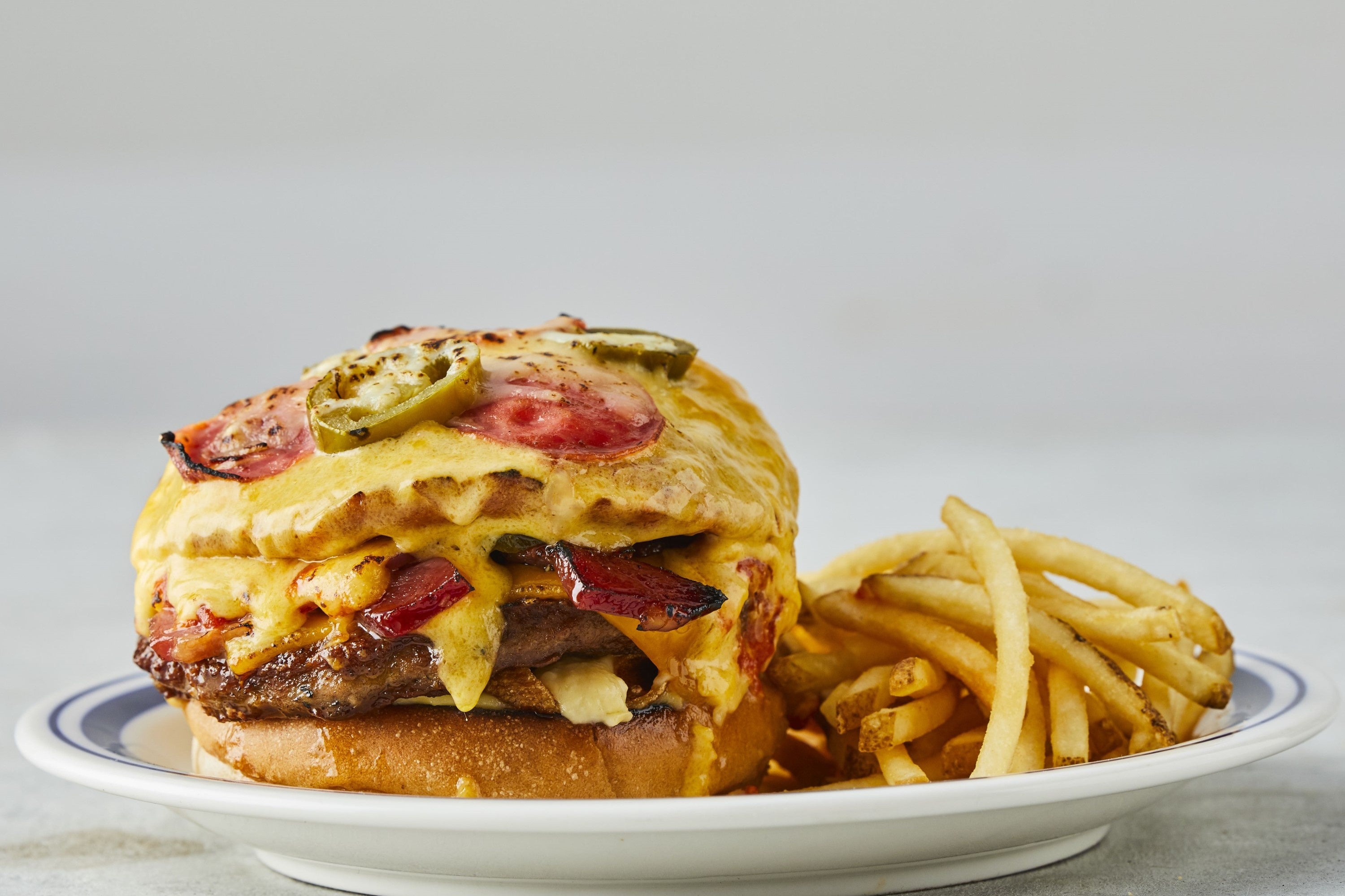 J.S. BURGERS CAFE】変化球バーガーをさらに超える曲者が登場