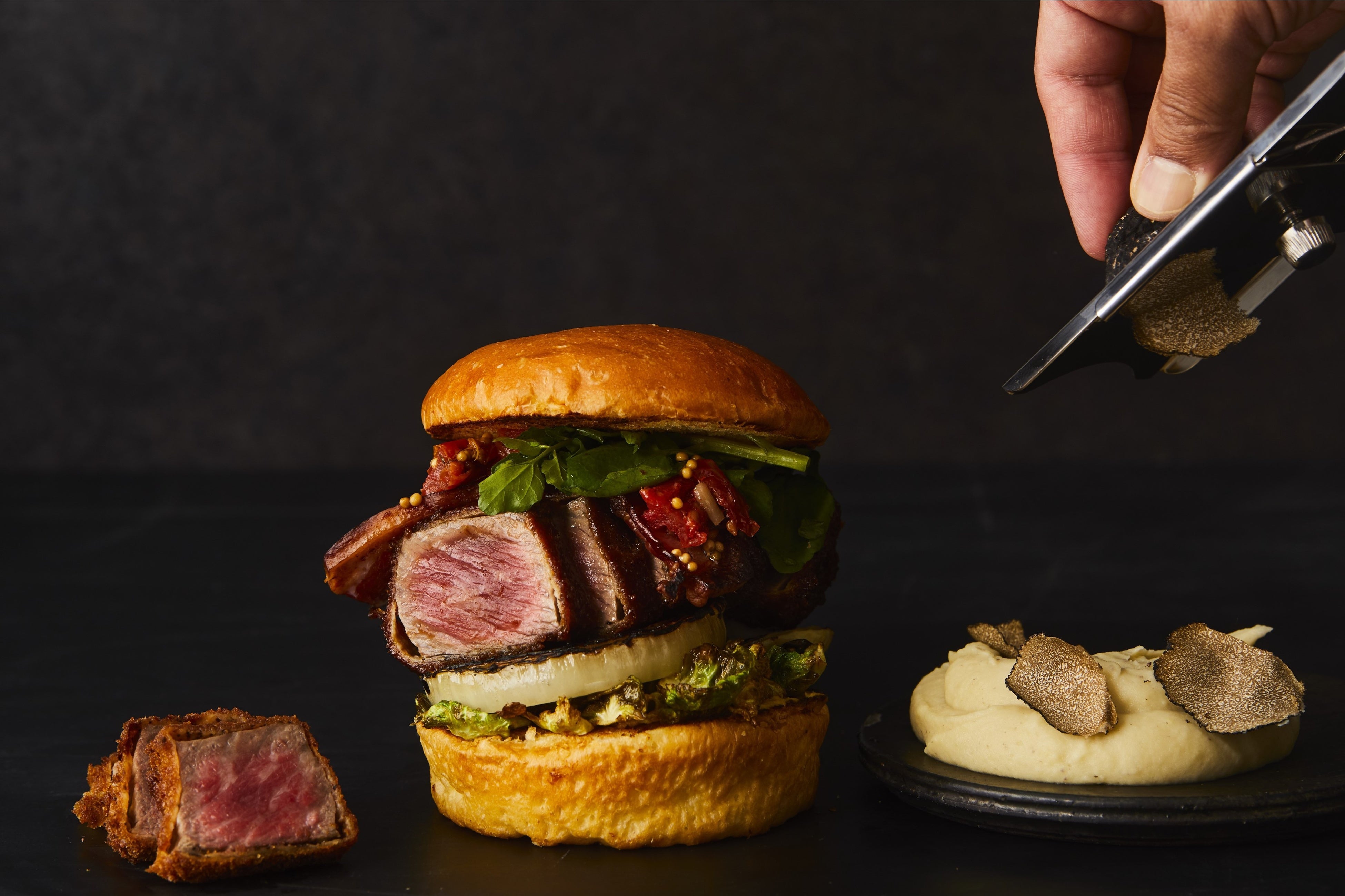 【特上】 神戸牛カツバーガー -黒トリュフ添え