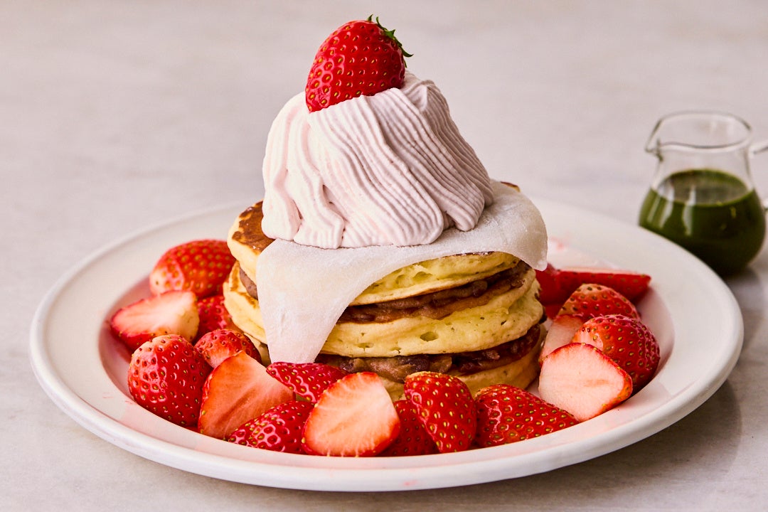 MEGA盛りいちごのいちご大福ワッフル