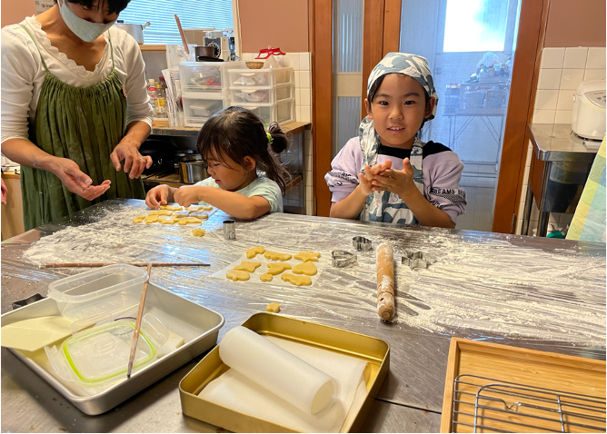 院内キッチンで子どもたちとお菓子作り
