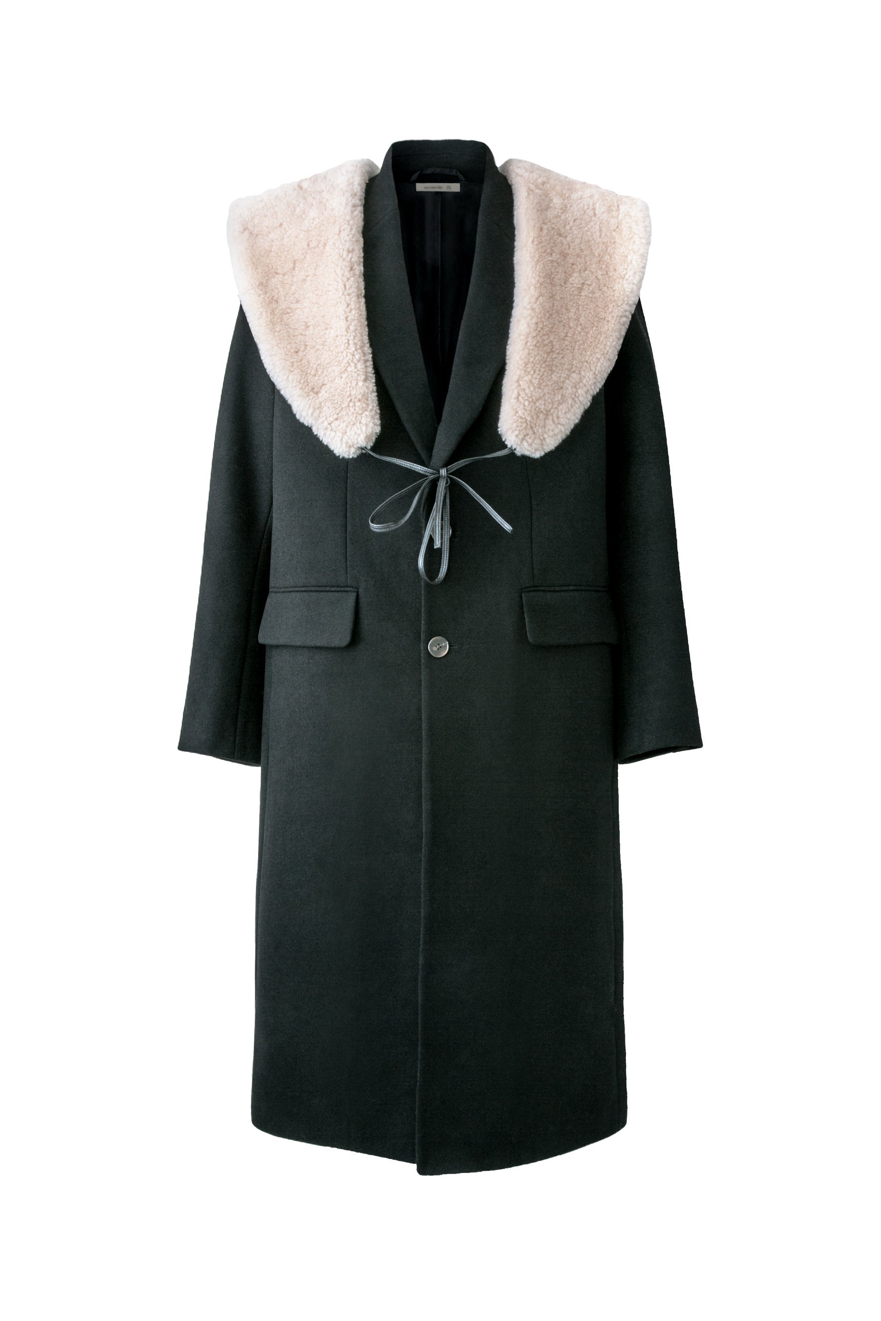 Banana RepublicがPeter Doとコラボレーションした限定カプセル