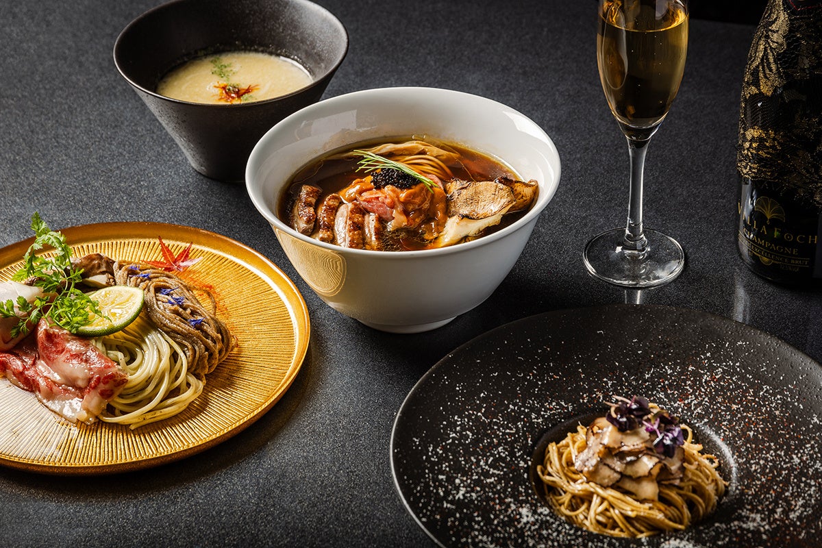 「百のレシピ」限定ラーメン