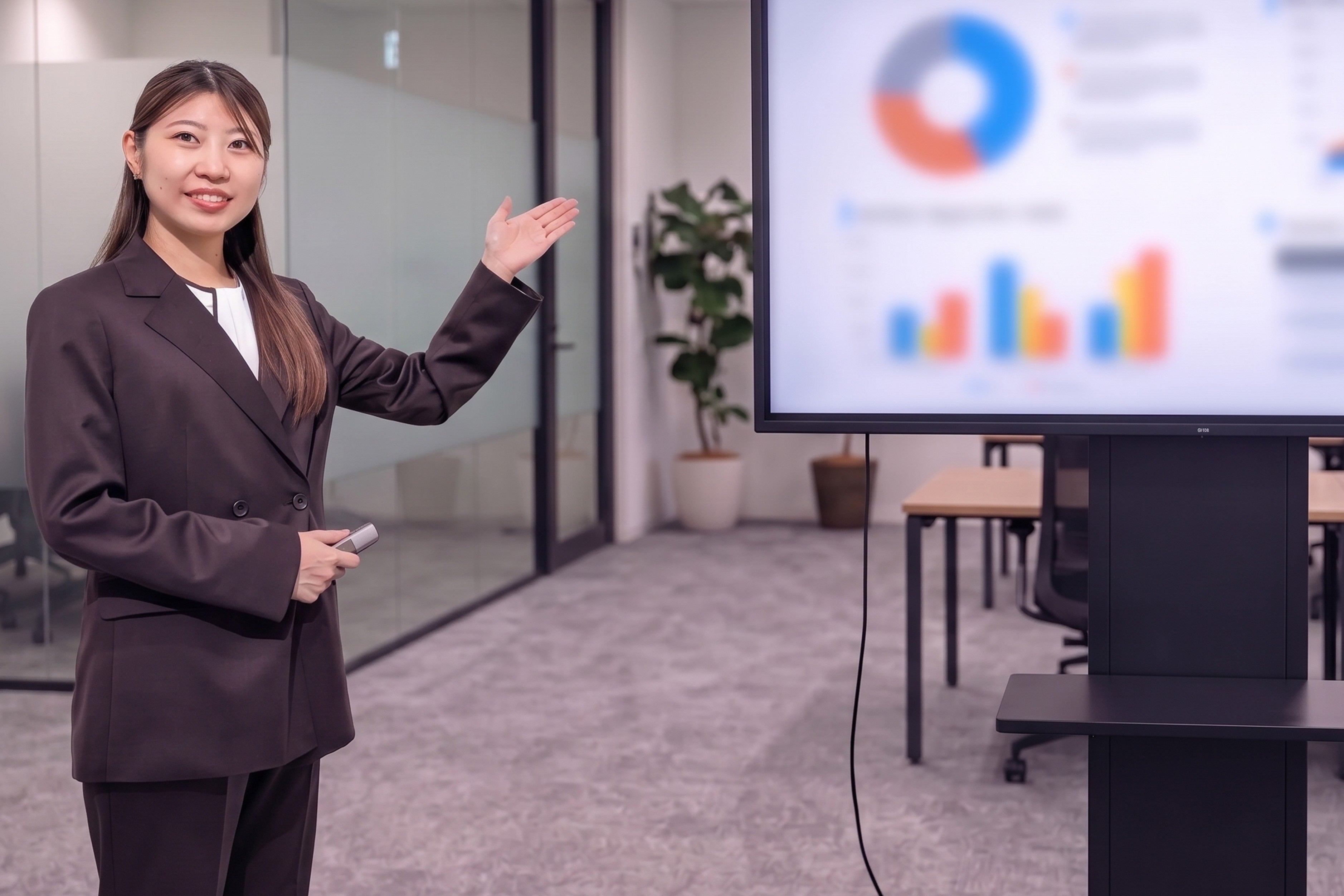 いざという時の“勝負服”に 最上級ブランド「HILTON」から着る人が自信をまとうスーツを発売