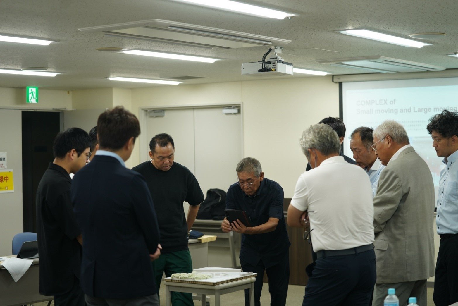 参画事業者ならびに関係者にて施設全体を確認。