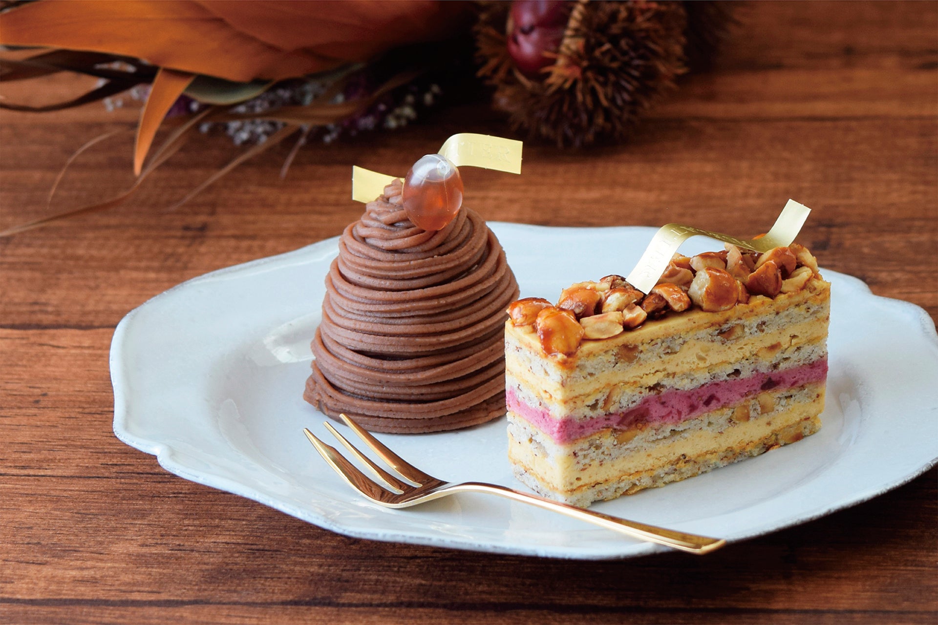 左)スケップモンブラン、右)カシス ノワゼット