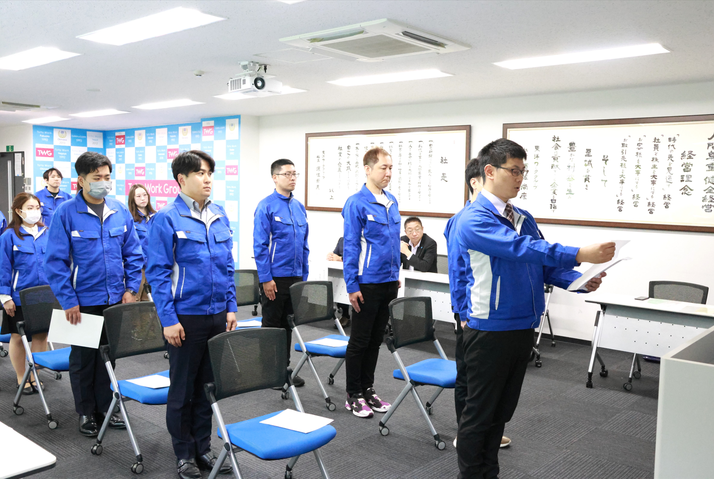 決意表明する受講生代表