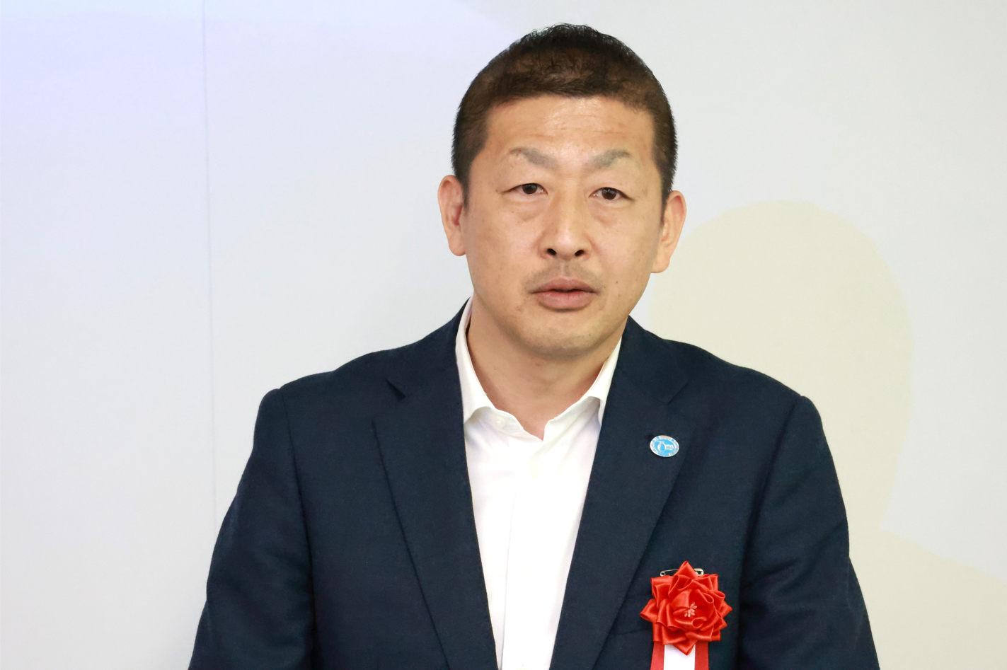 新たな門出に祝辞と激励の言葉を送る東洋ワークグループ須佐社長