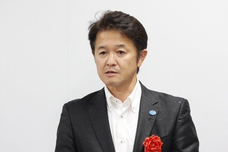 新たな門出に祝辞と激励の言葉を送る東洋ワーク菅原社長