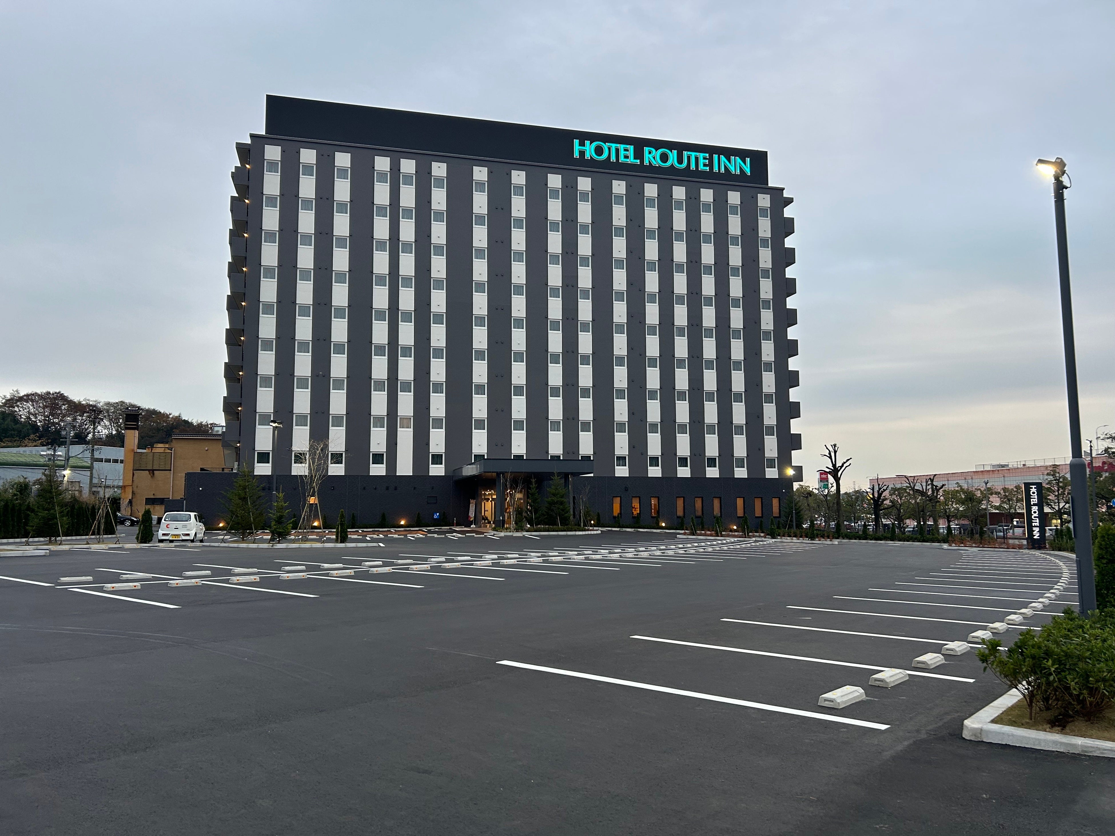 駐車場143台(無料・先着順)