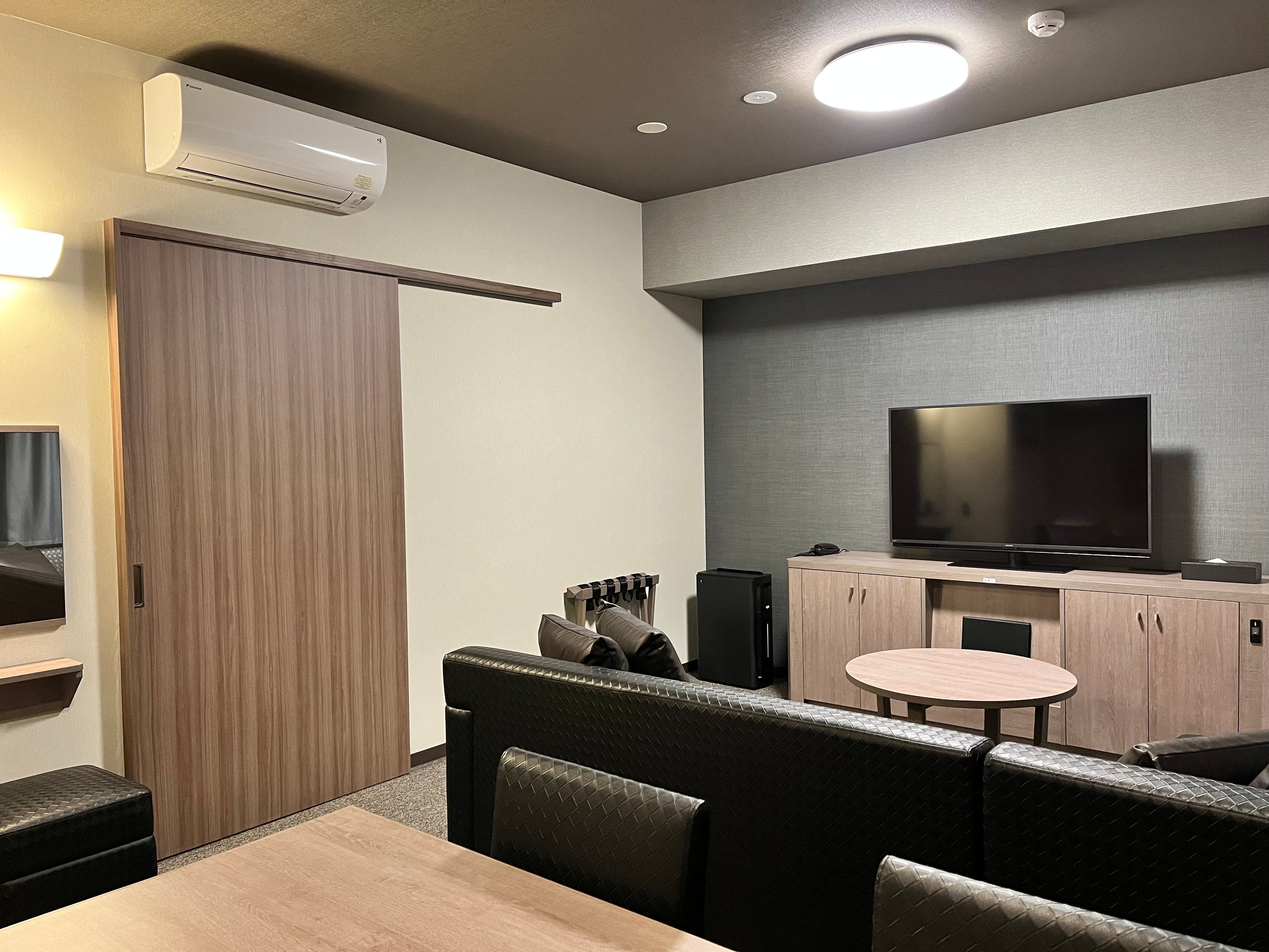 デラックスルーム-リビングルーム-