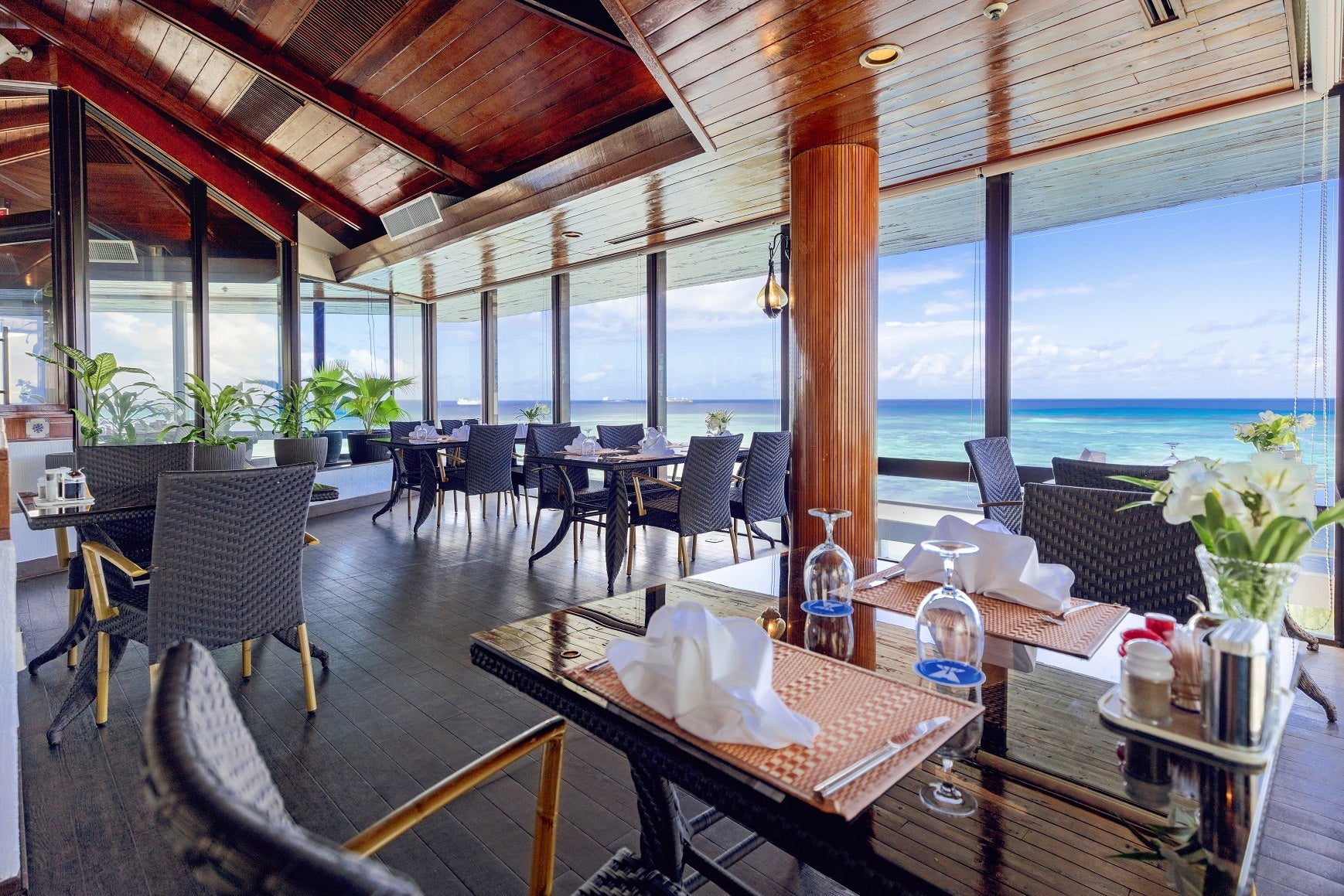 展望レストラン「ドルフィン」