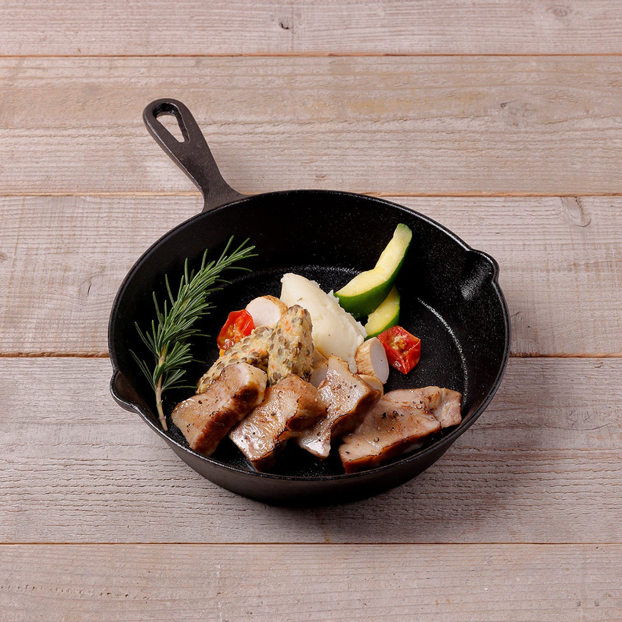 豚肩ロースのコンフィレンズ豆とマスタードソース【＋キヌア】