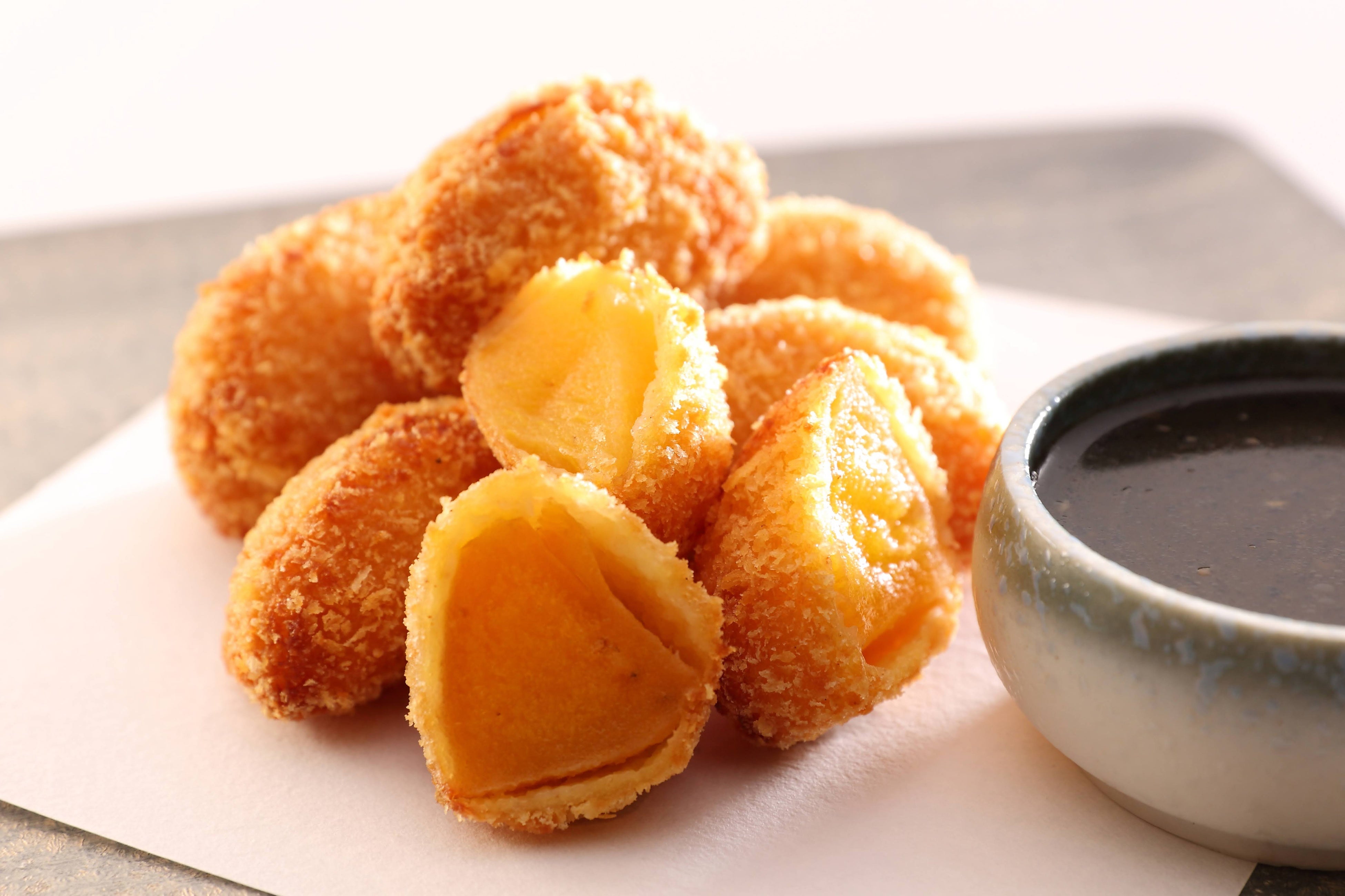 柿フライ～黒ゴマソースで～