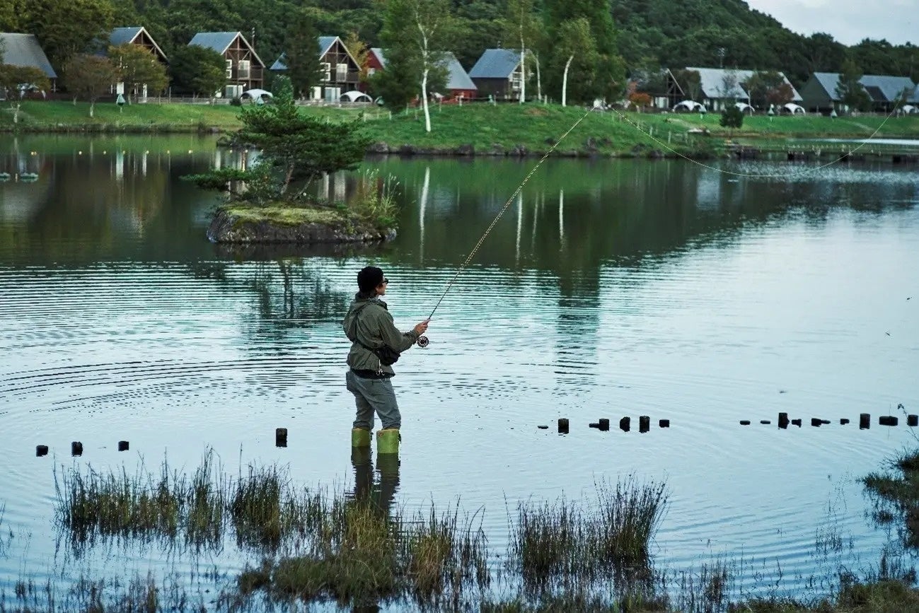 ショップ目の前で釣りを楽しめます