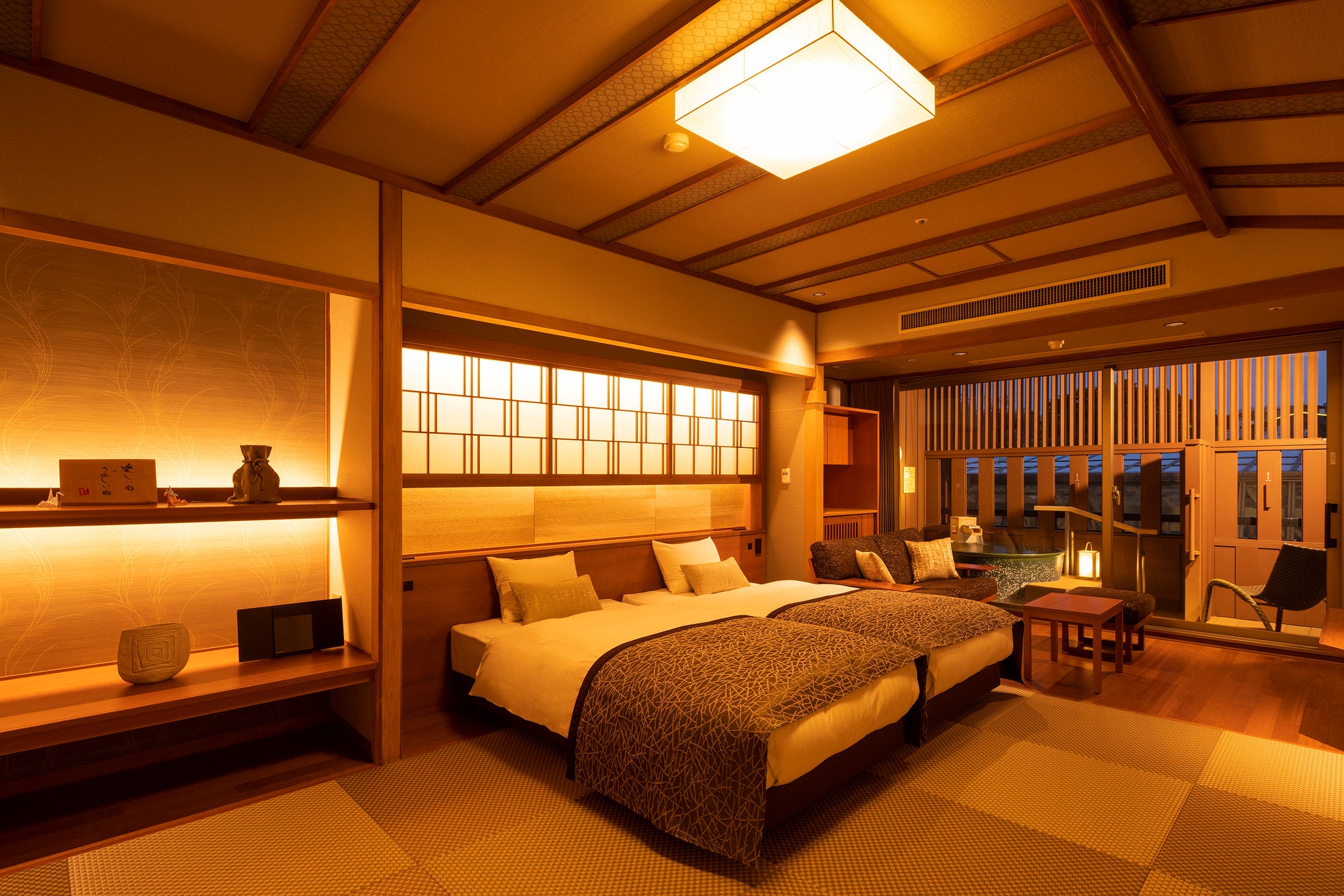 温泉露天プレミアム ベッド付和室（定員5名）