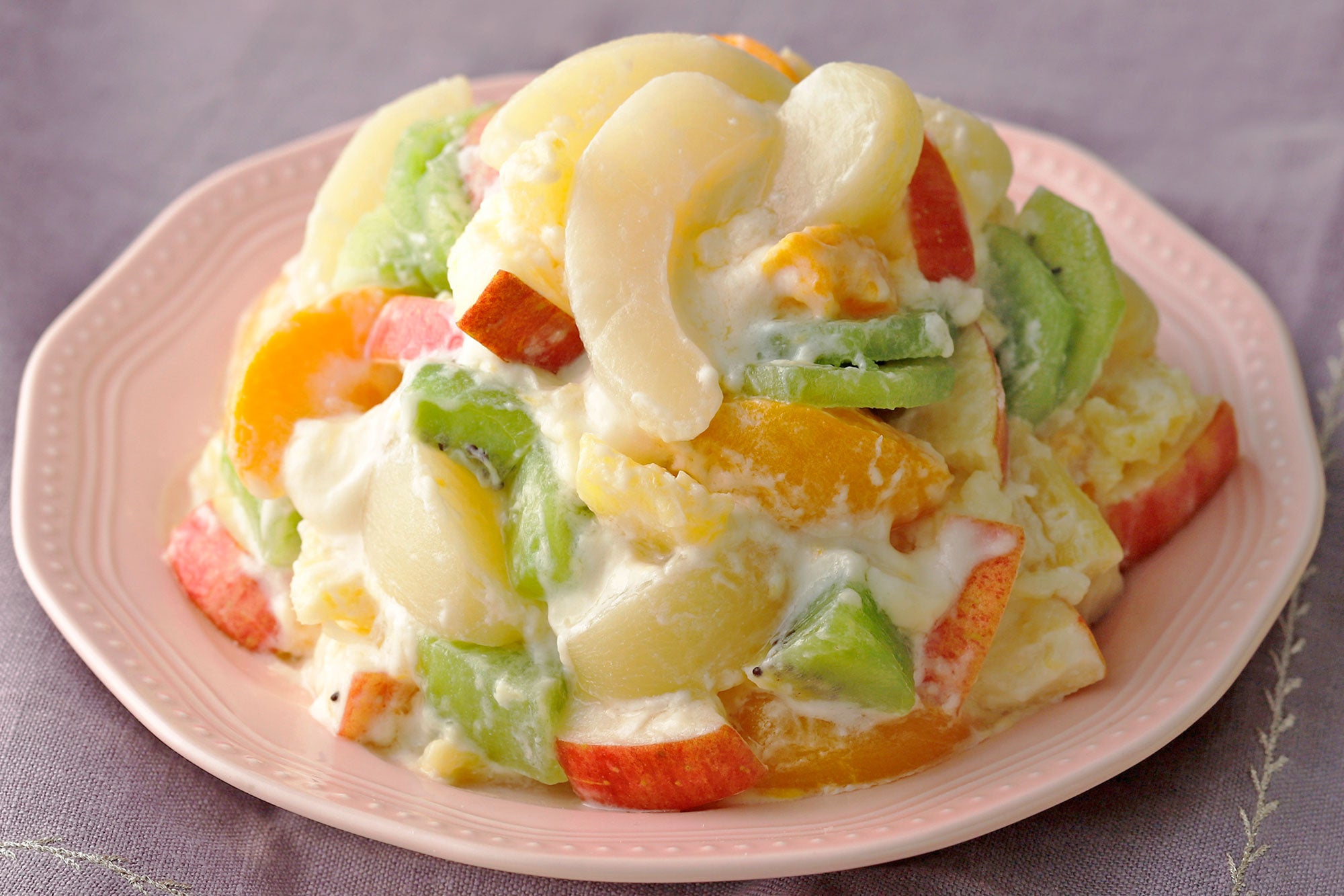 ２種の桃入り ミックスフルーツサラダ