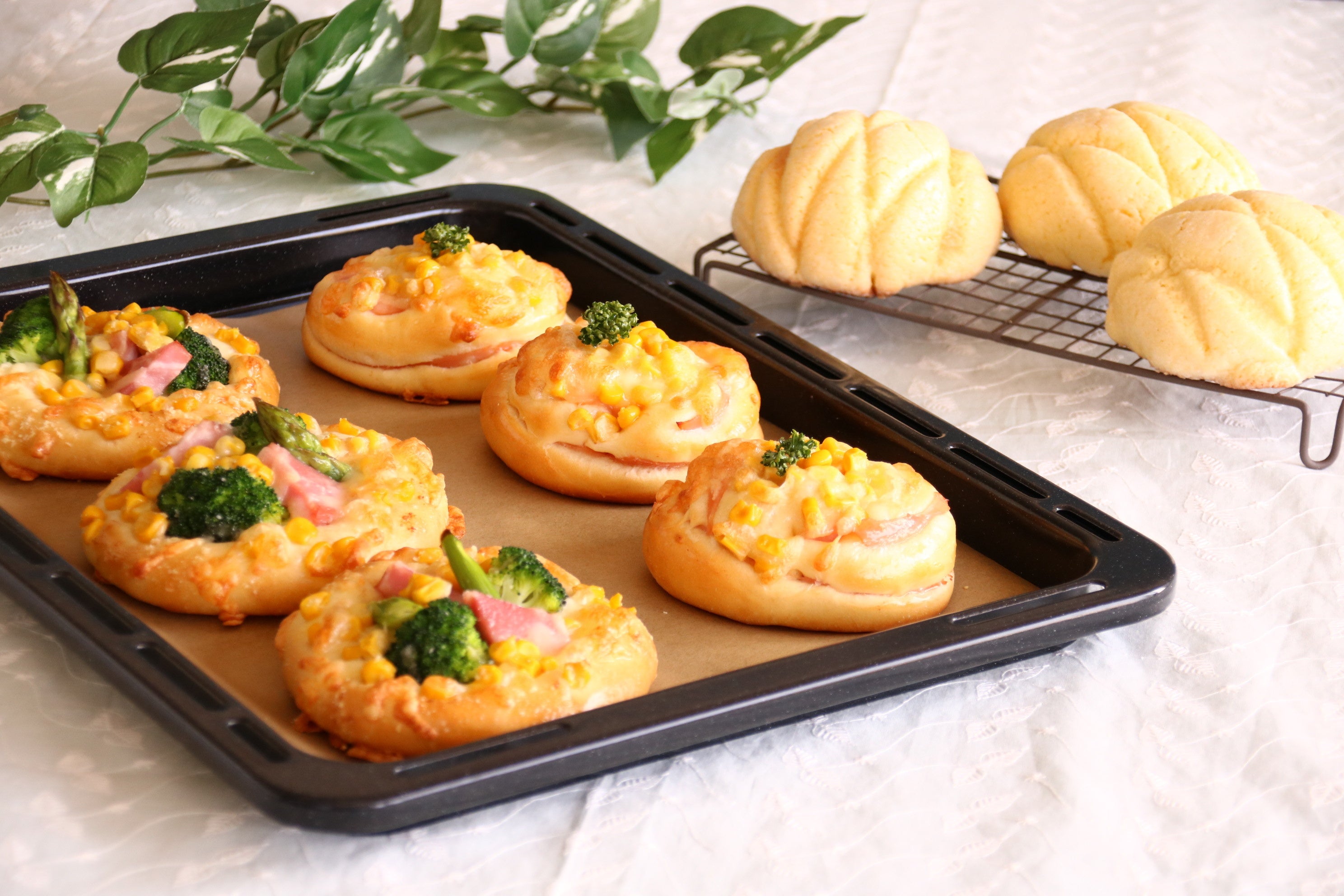 基本の生地で作るパン屋さんで人気の惣菜パン3種