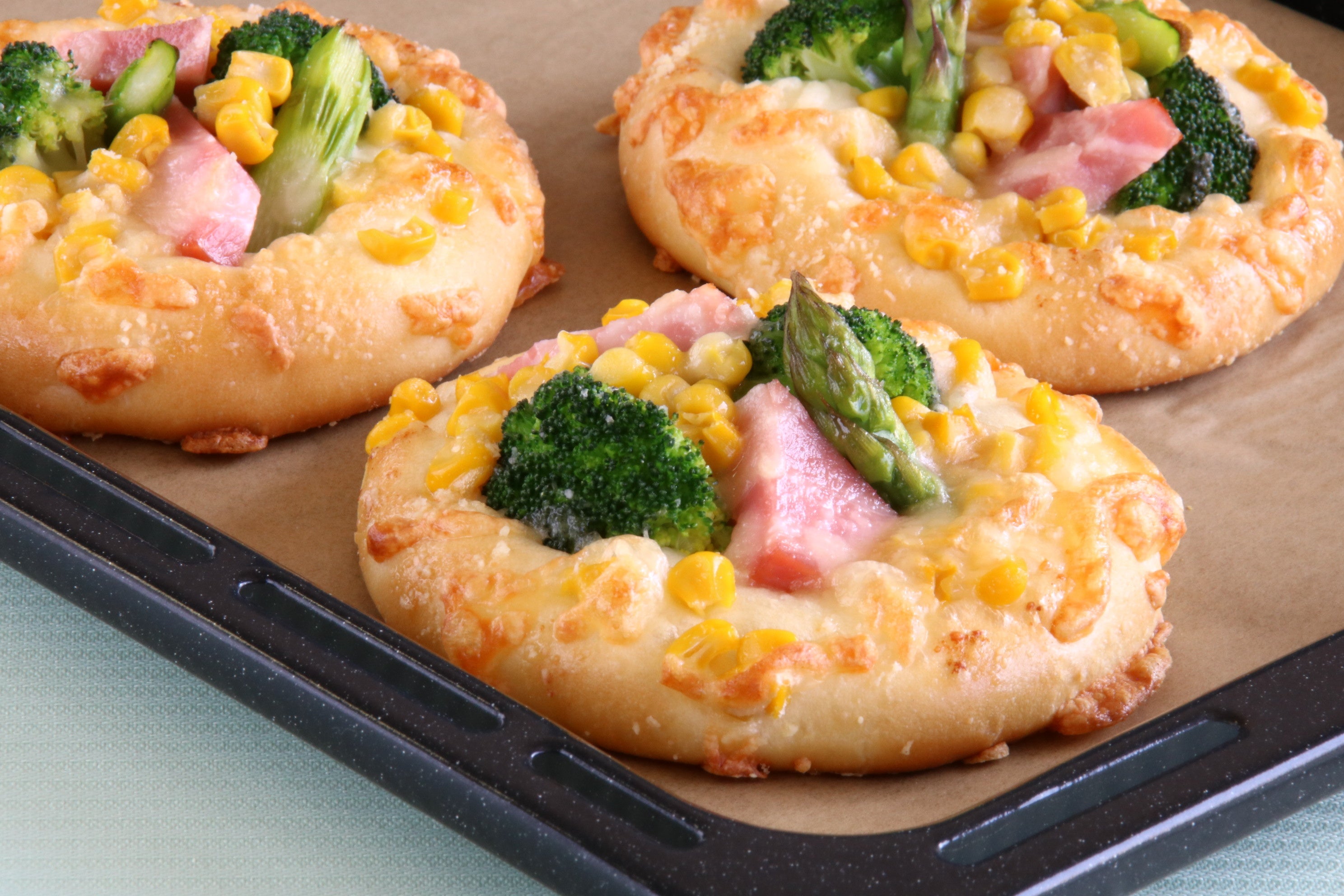 アスパラベーコンぱん