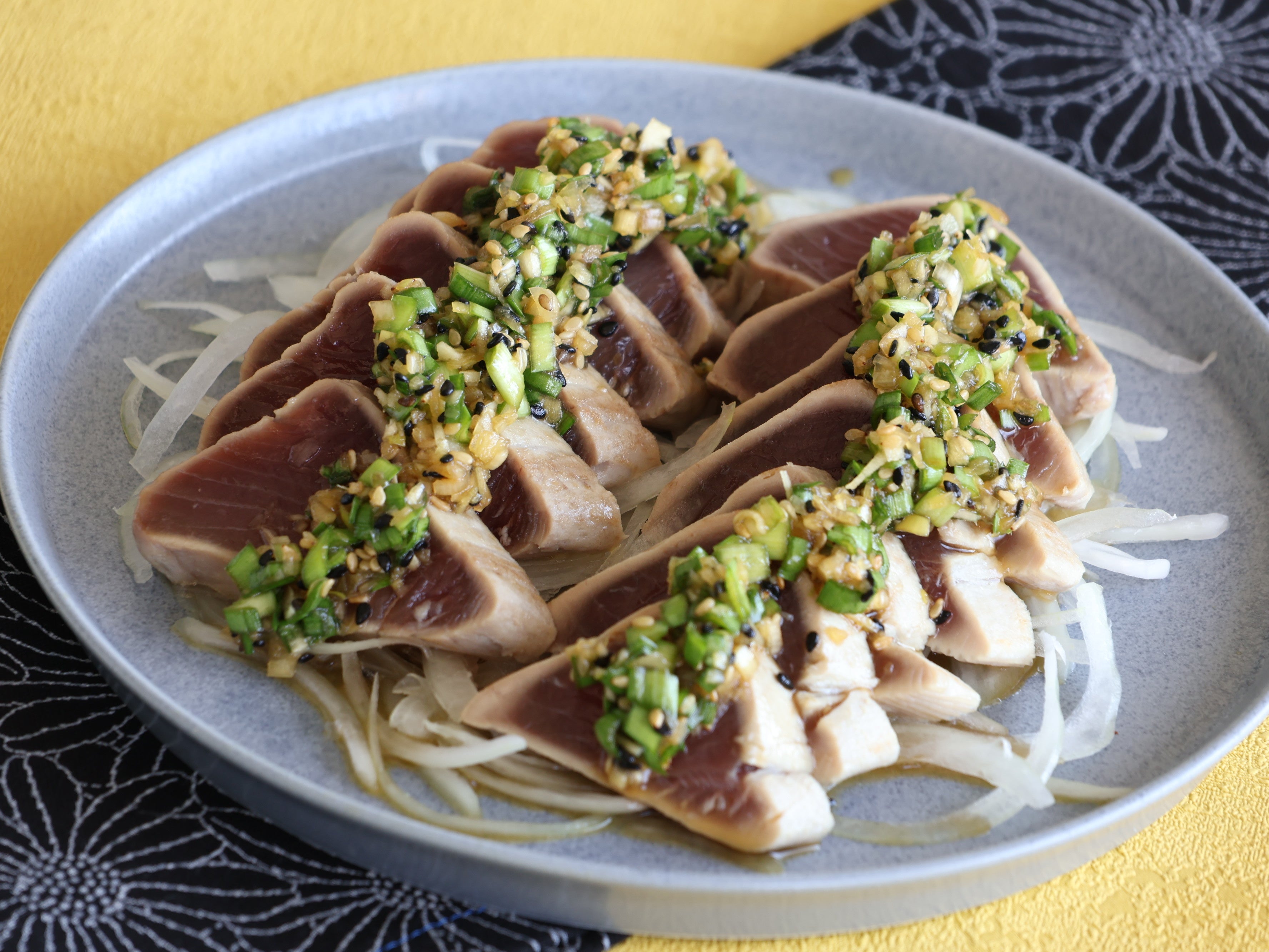 フライパンで簡単♪カツオのたたき 手作りにらだれ 和カルパッチョ風
