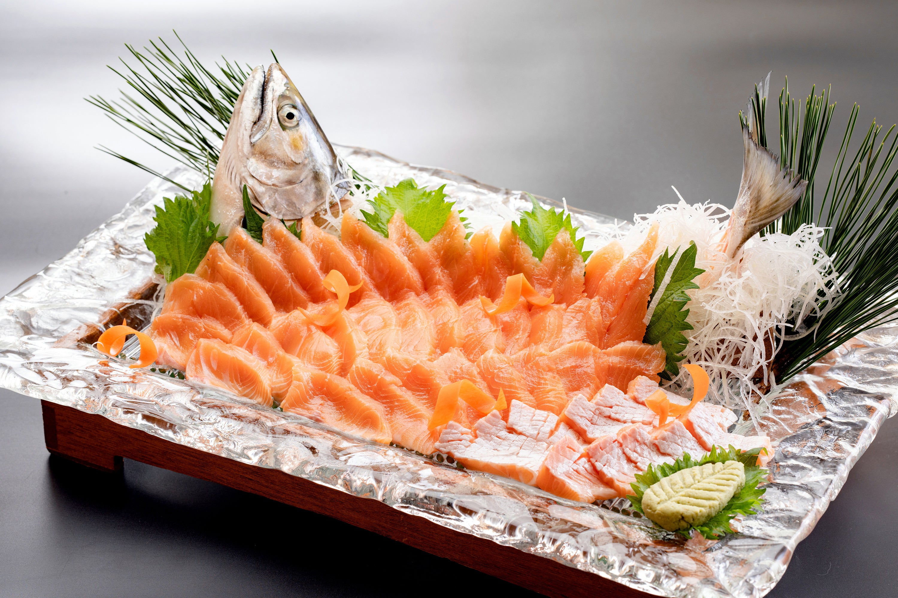 ビワマスの刺身