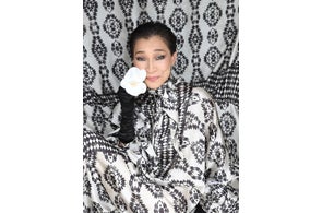 2024年4月に写真集を発刊した、ホリスティックコーチ兼モデル越山雅代 2024年4月に写真集を発刊した、ホリスティックコーチ兼モデル越山雅代