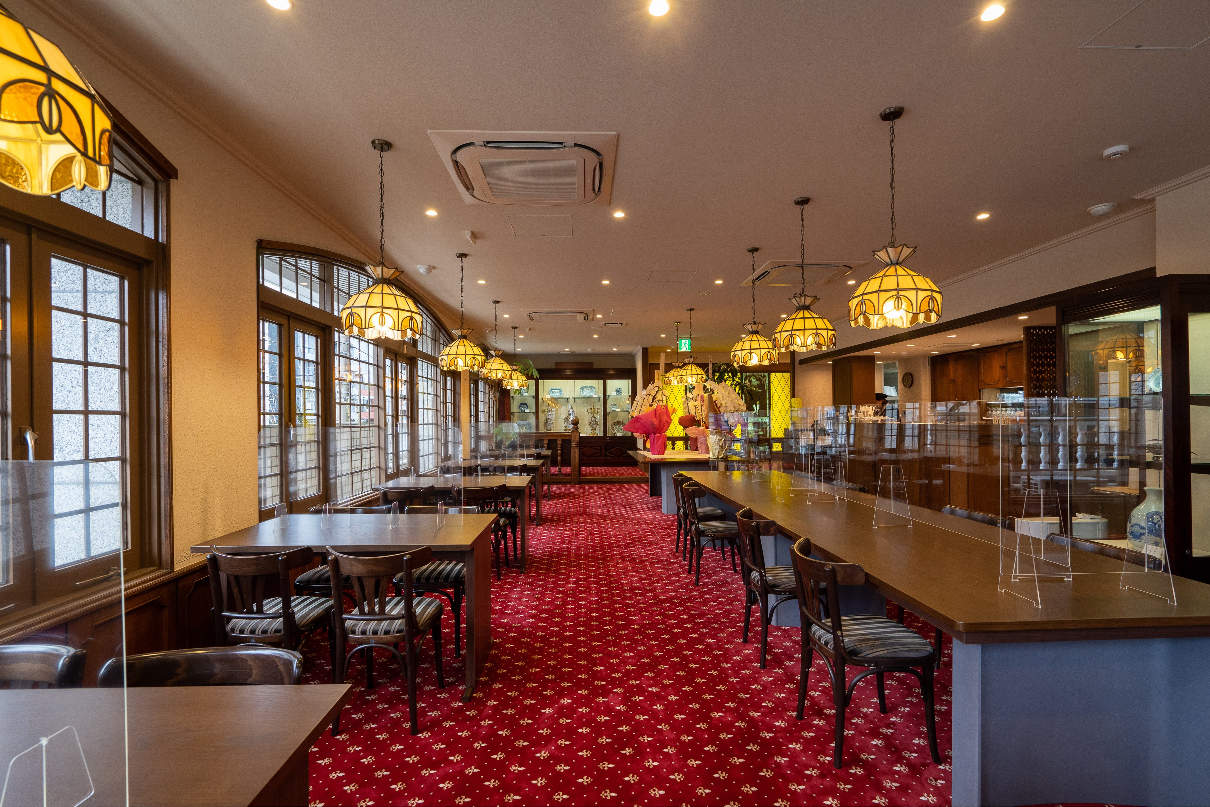 松翁軒本店 2階 喫茶セヴィリヤ