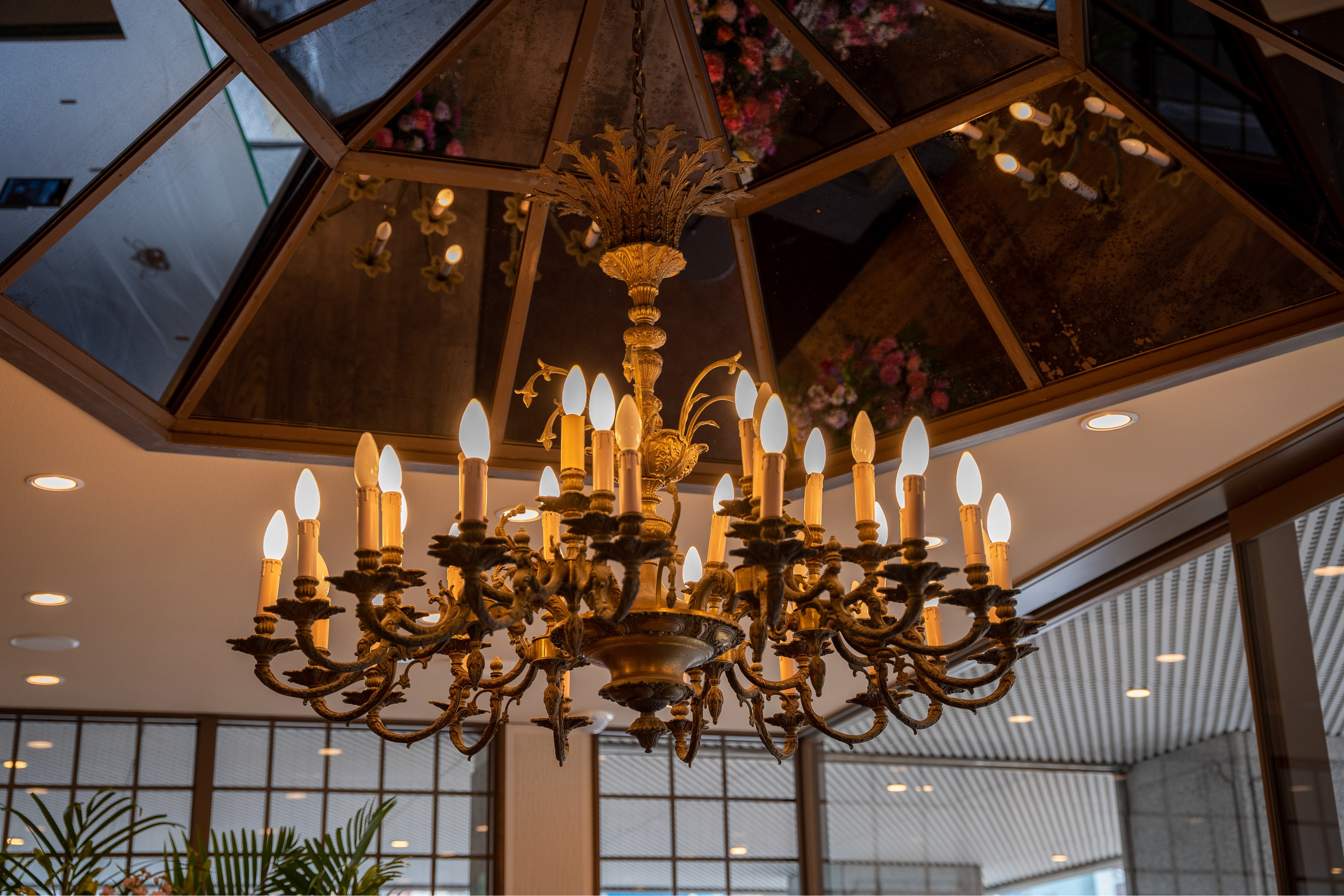 松翁軒本店 1階シャンデリア