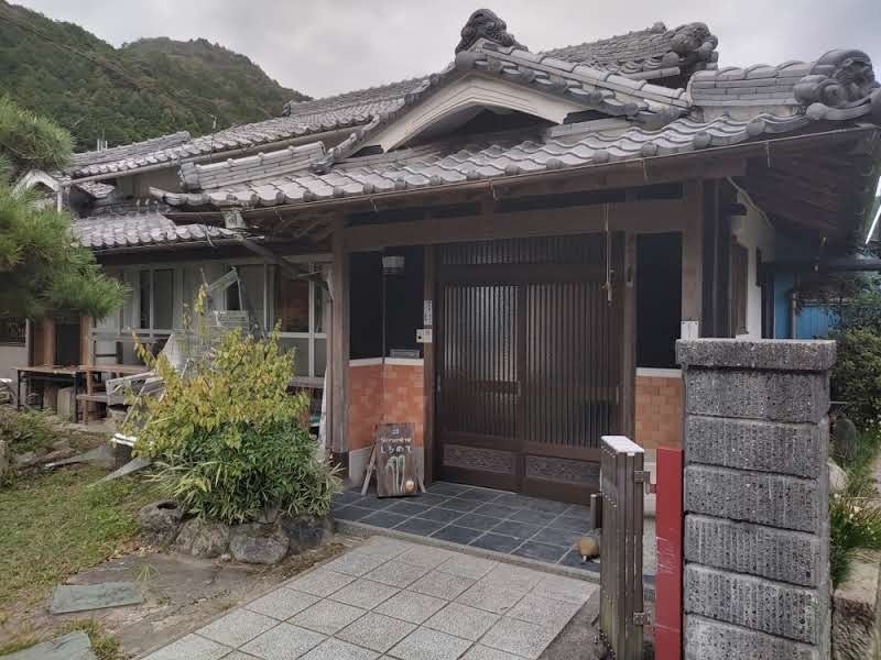 民宿の古民家しろめて　　