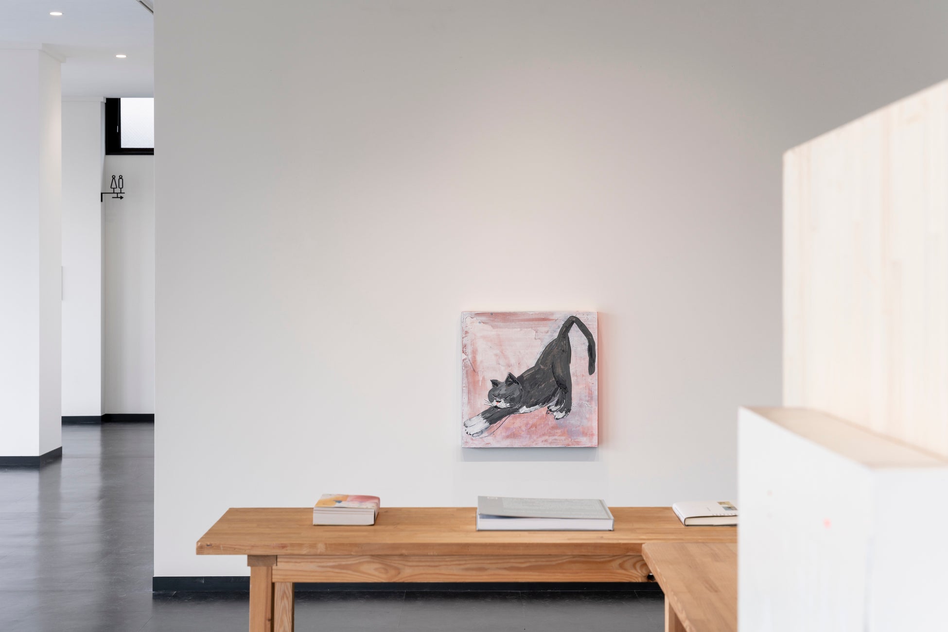 田中功起《Abstract with Cat (infrastructural work) #2》 展示風景, 2023 (撮影:守屋友樹)