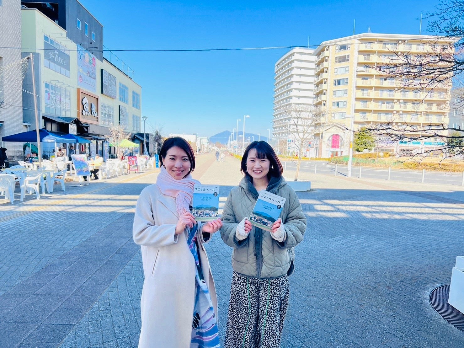 つくば観光大使（現、元）のお二人とワニナルペーパー