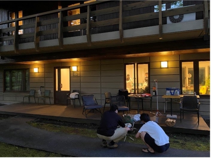 ＜業務終了後のバーべキューの様子＞