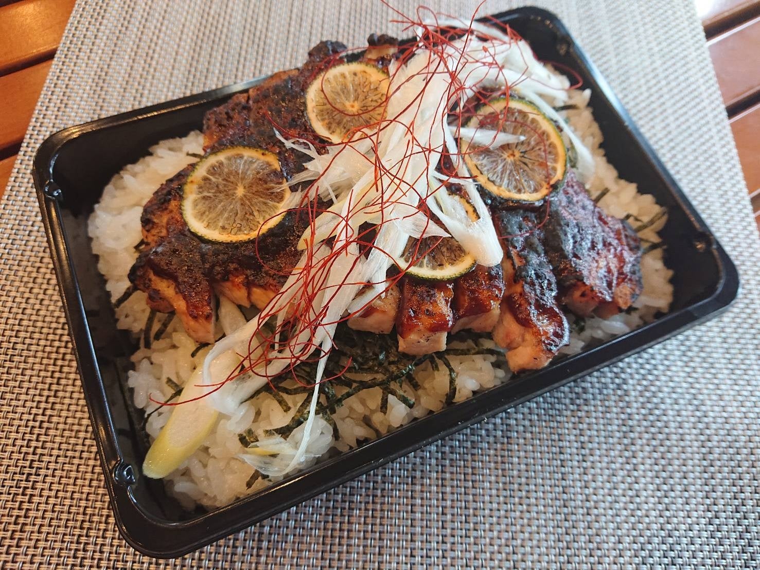 東京、大阪、福岡、宮崎エリアの飲食店で「へべす」のオリジナル