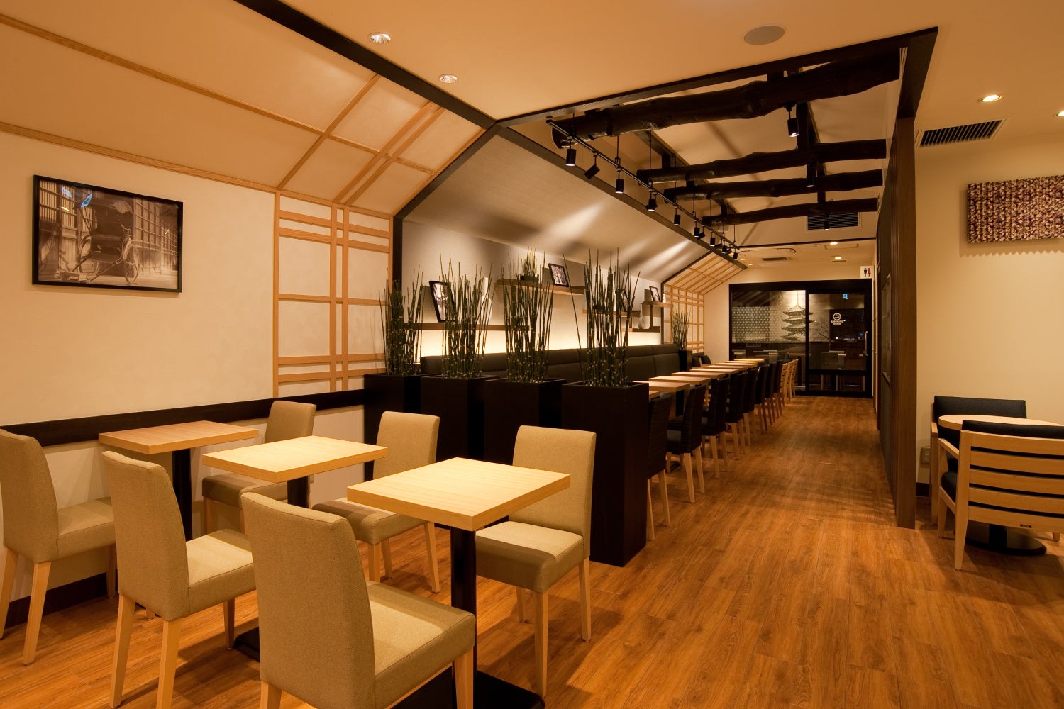 カフェ&ベーカリーミヤビ(CAFE & BAKERY MIYABI)神保町店