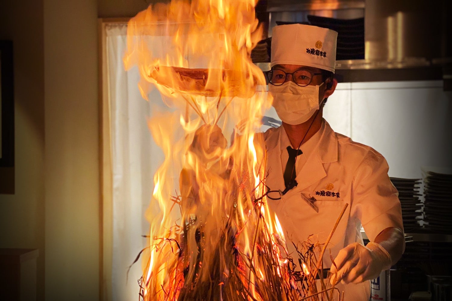 “腕と魚にこだわり抜く”を体現する『お魚総本家』の「藁焼き」