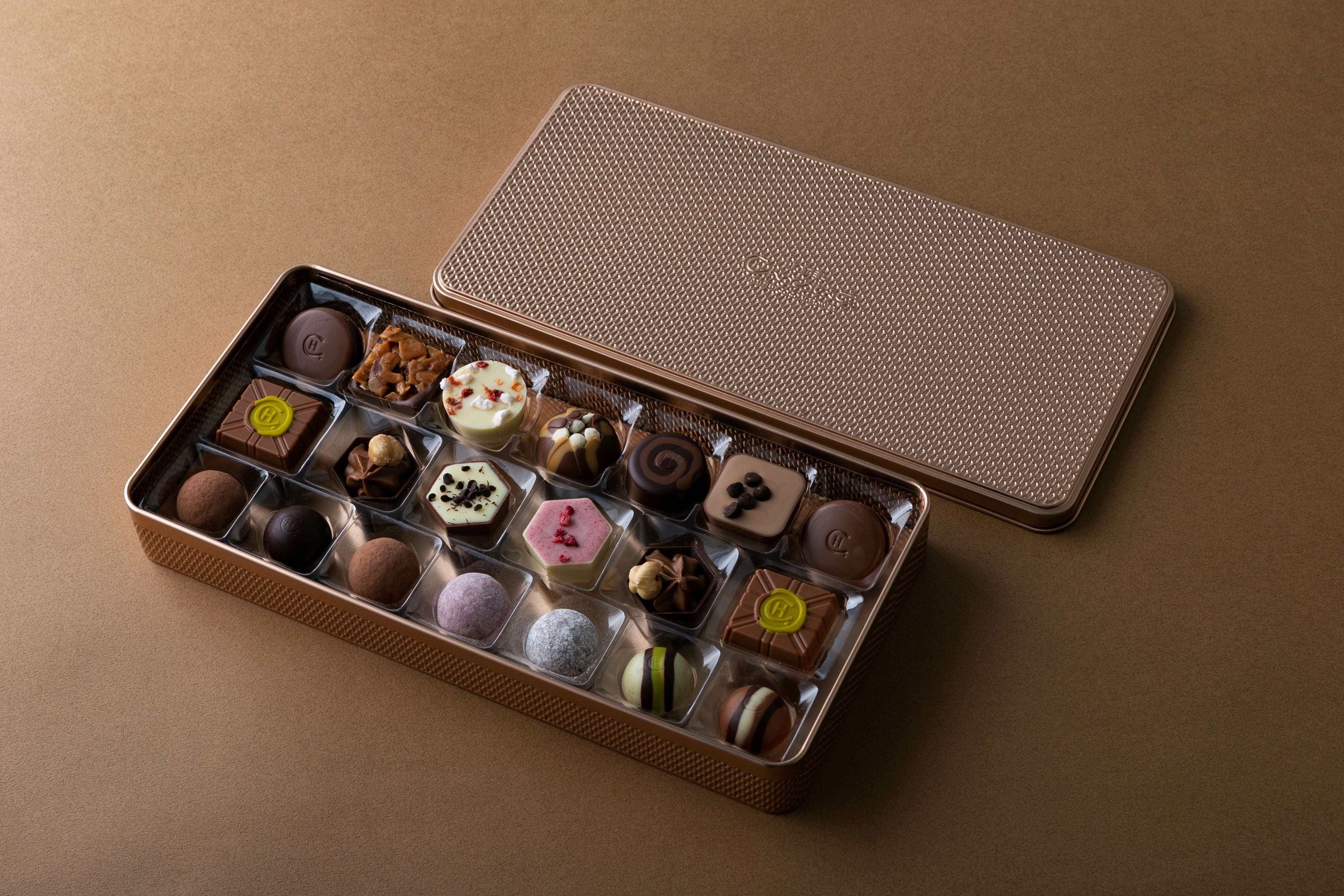 ラグジュアリー　４