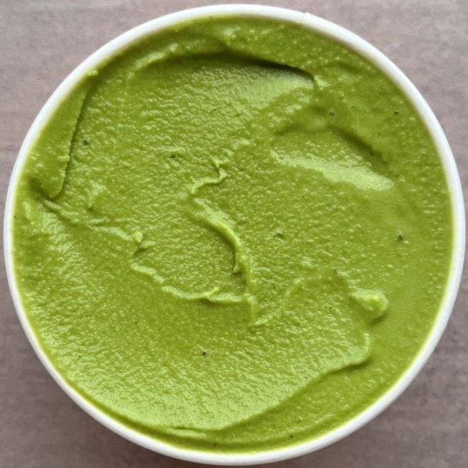 有機国産抹茶を使用。大人味の濃い目の抹茶は、甘いものが苦手な方にもおすすめ。 （シングル550円+TAX）