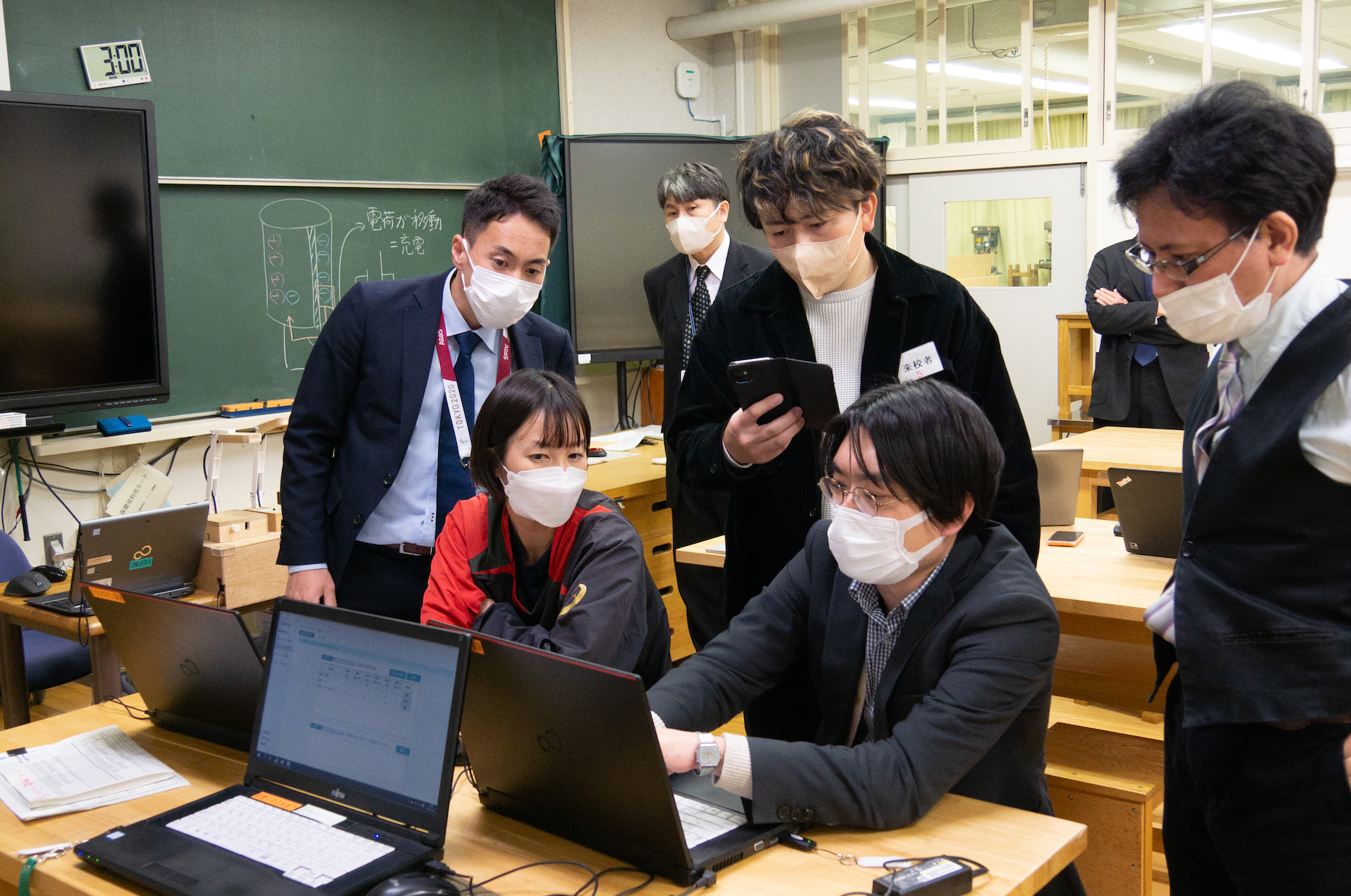 現役教員からの意見を聞きながらシステム開発を実施